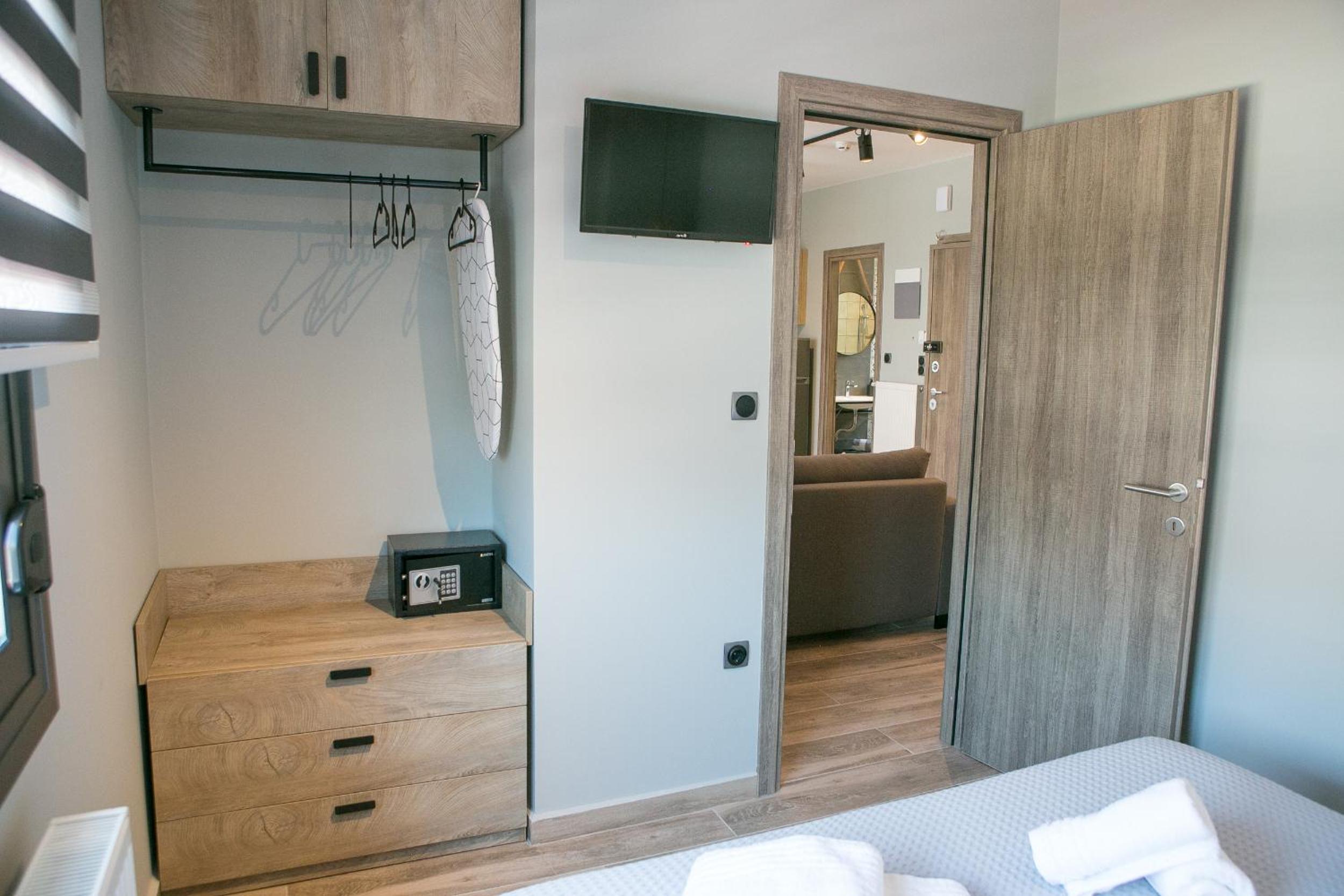 Two-Bedroom Apartment - Photo 22