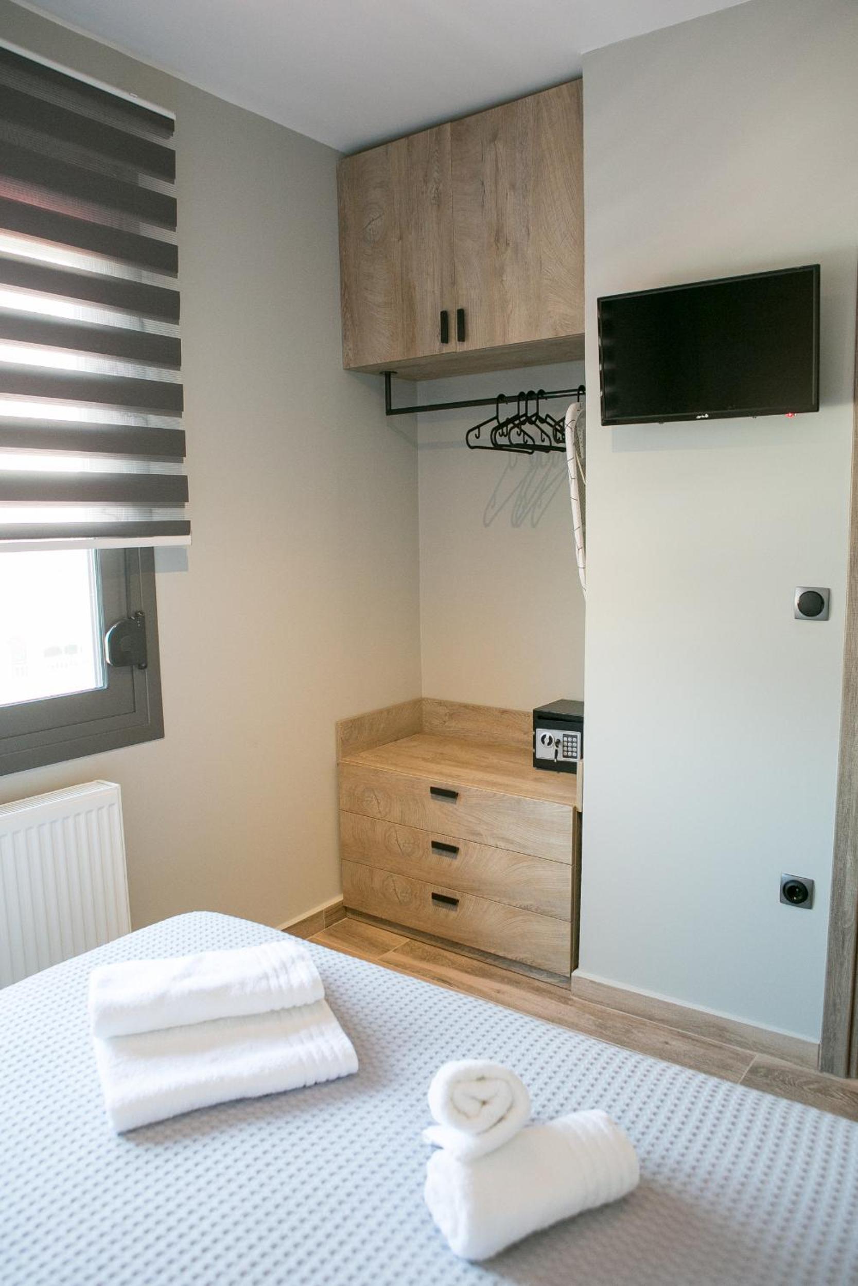 Two-Bedroom Apartment - Photo 8