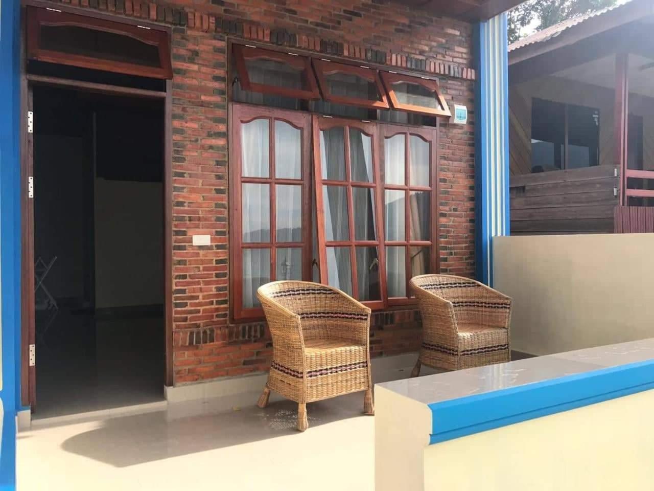 Deluxe Double Room with Balcony - Photo 16