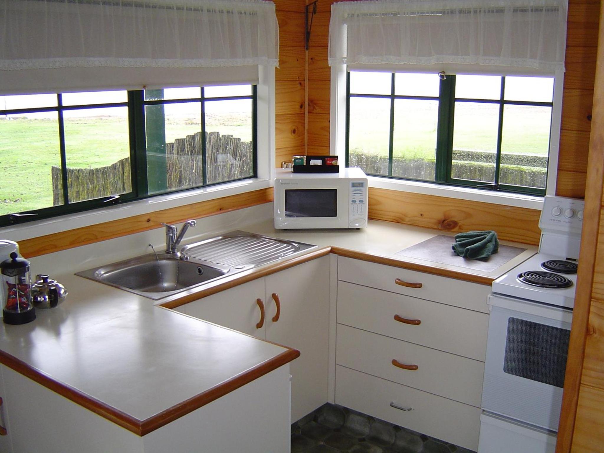 Two-Bedroom Apartment with Lake View - Photo 4