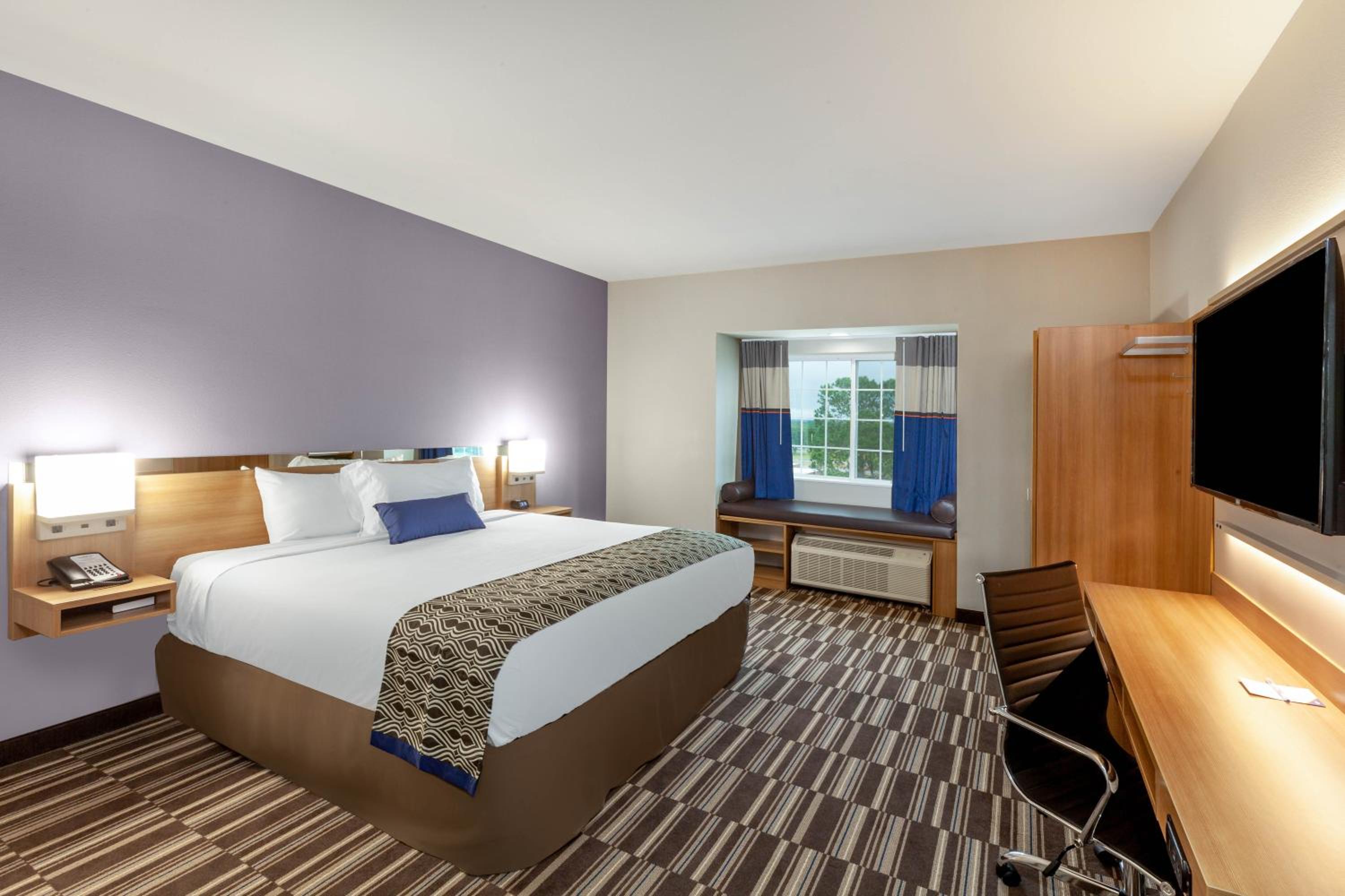 King Room - Non-Smoking - Photo 1