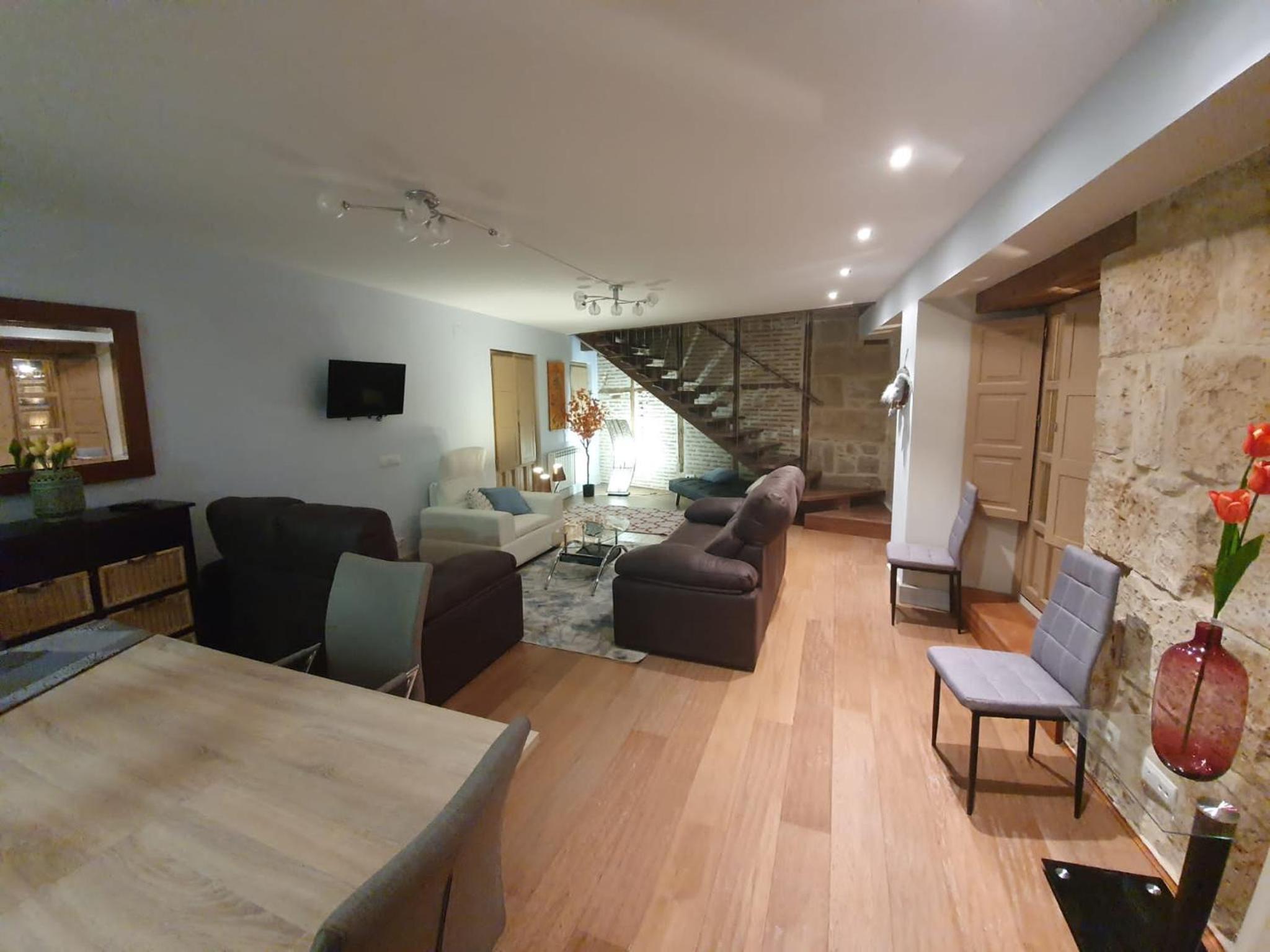 Three-Bedroom Apartment - Photo 66