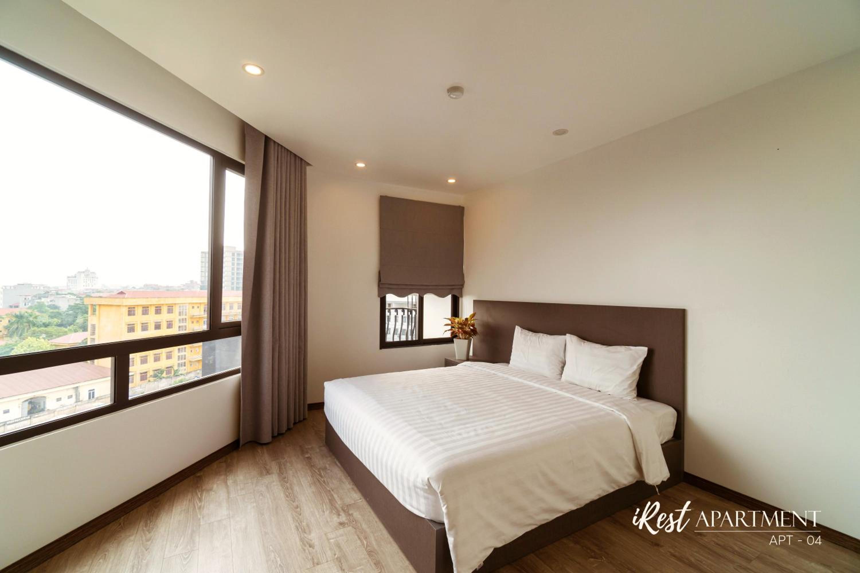 One-Bedroom Apartment - Photo 1