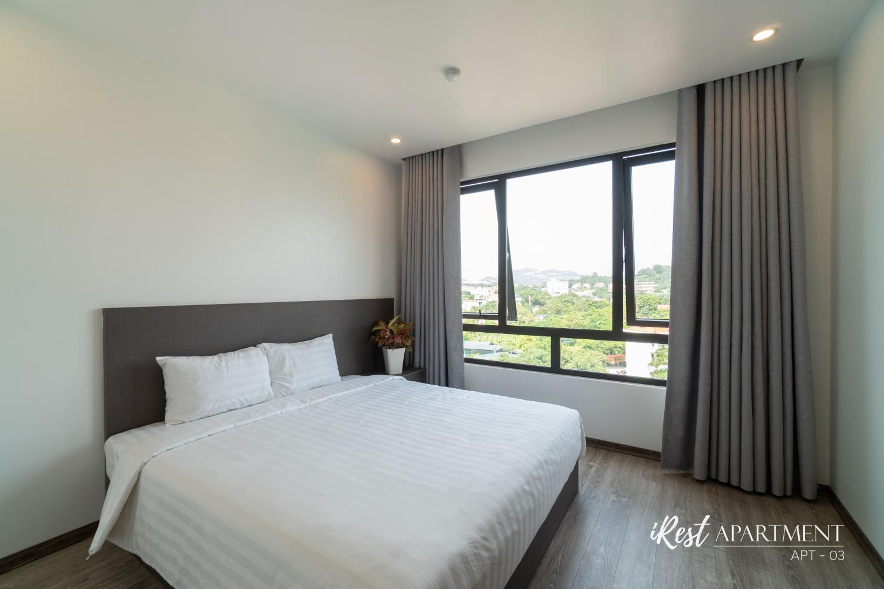 One-Bedroom Apartment - Photo 4