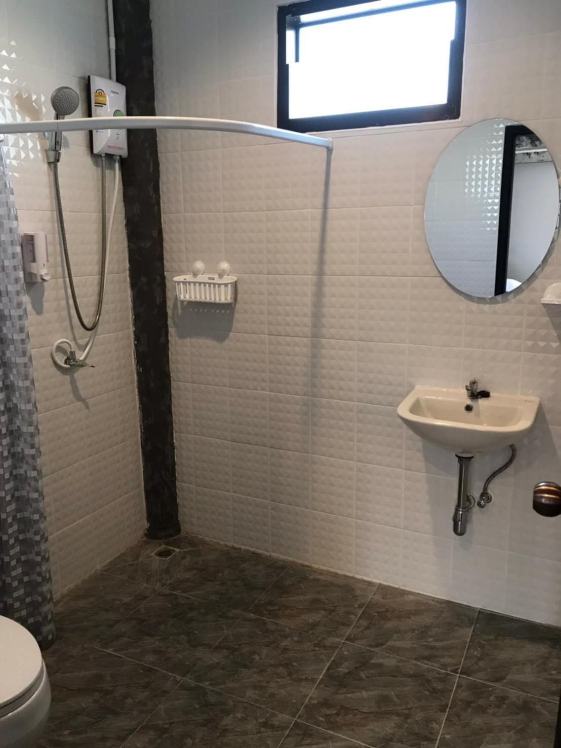 Triple Room with Bathroom - Photo 4
