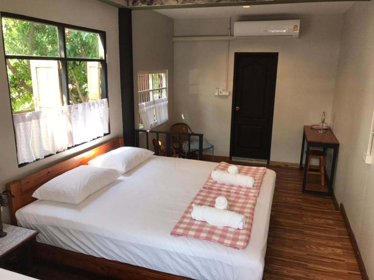 Triple Room with Bathroom - Photo 2
