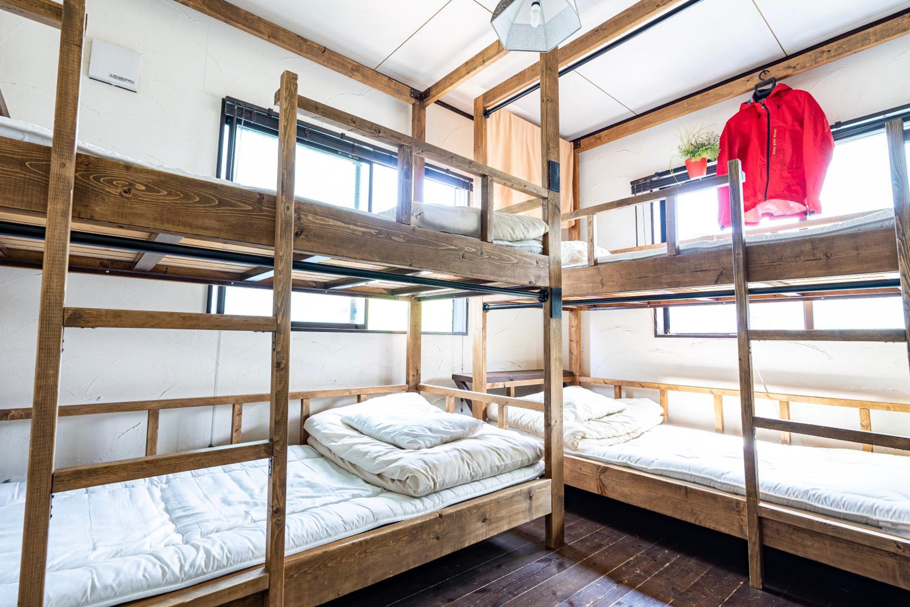 Room With 4 Bunk Beds