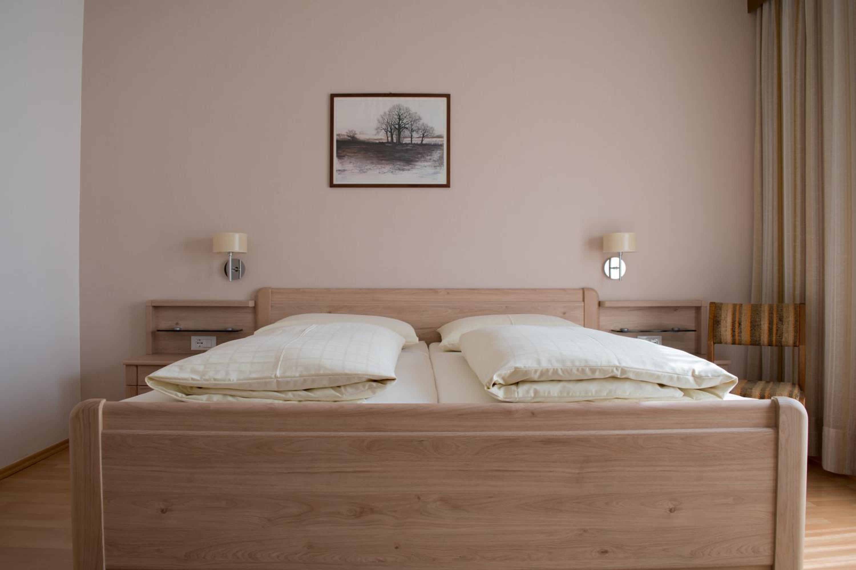 Double Room with Balcony (2 Adults + 1 Child) photo 1