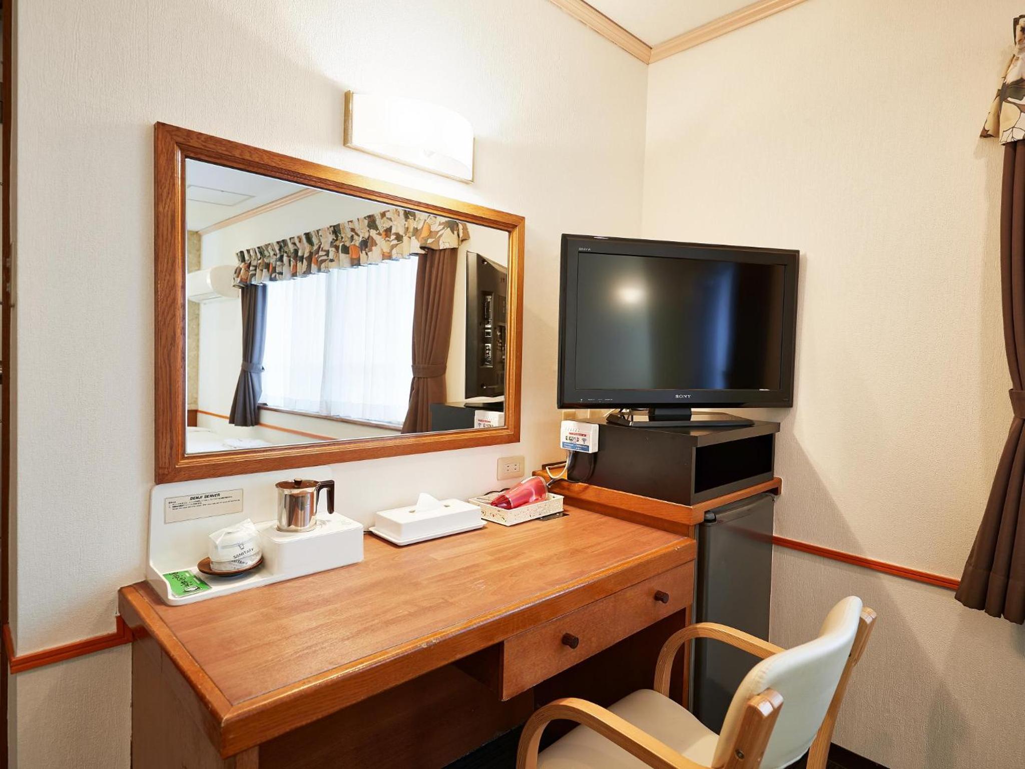 Twin Room - Photo 5