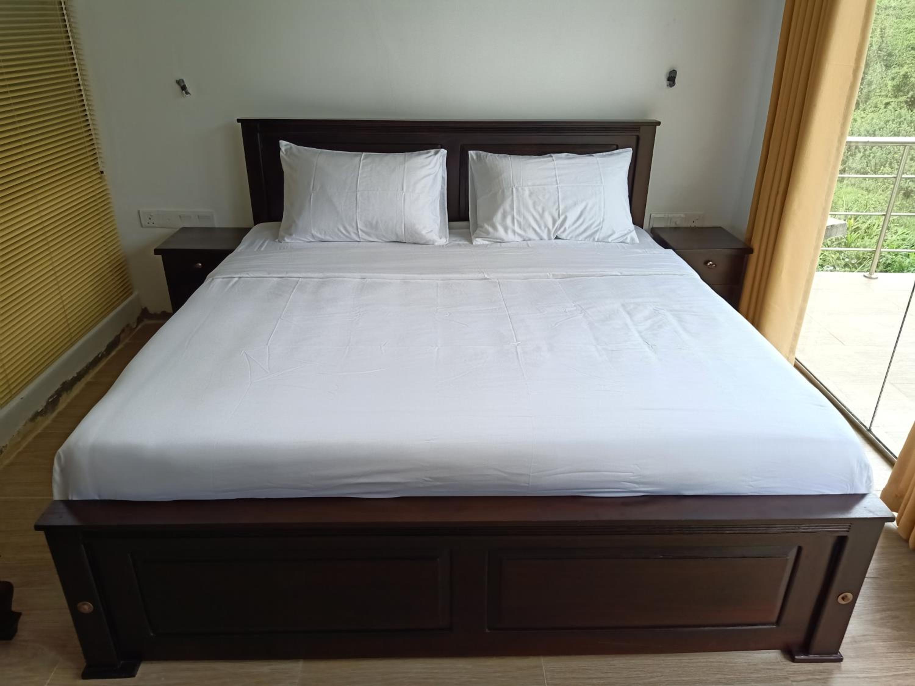 Deluxe Single Room with Balcony