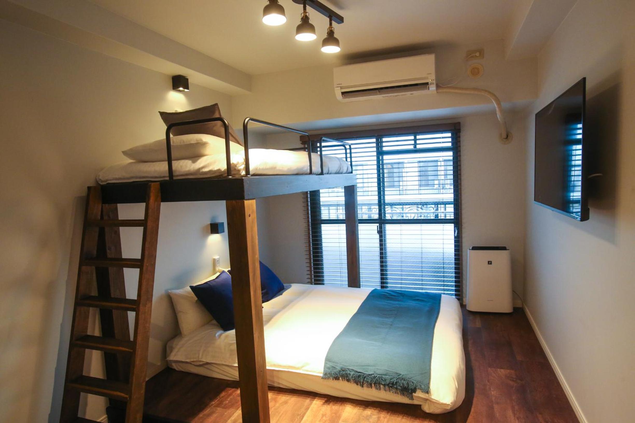 Studio Apartment - Photo 1