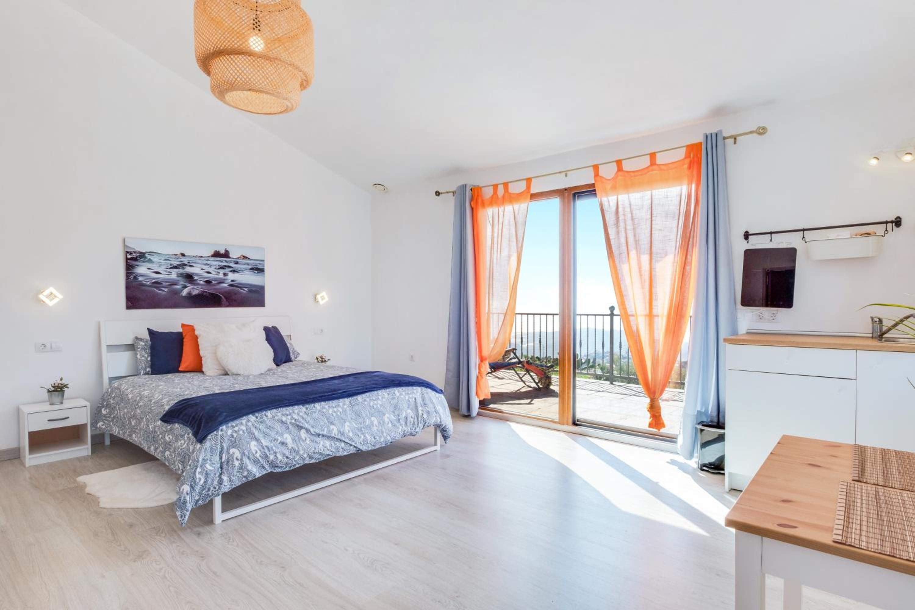 Apartamento de un dormitorio superior con balcón