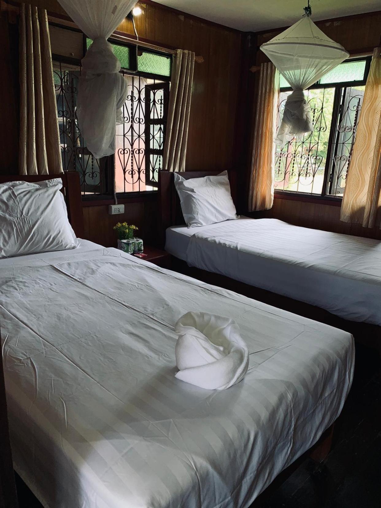 Bungalow with Fan - Photo 3