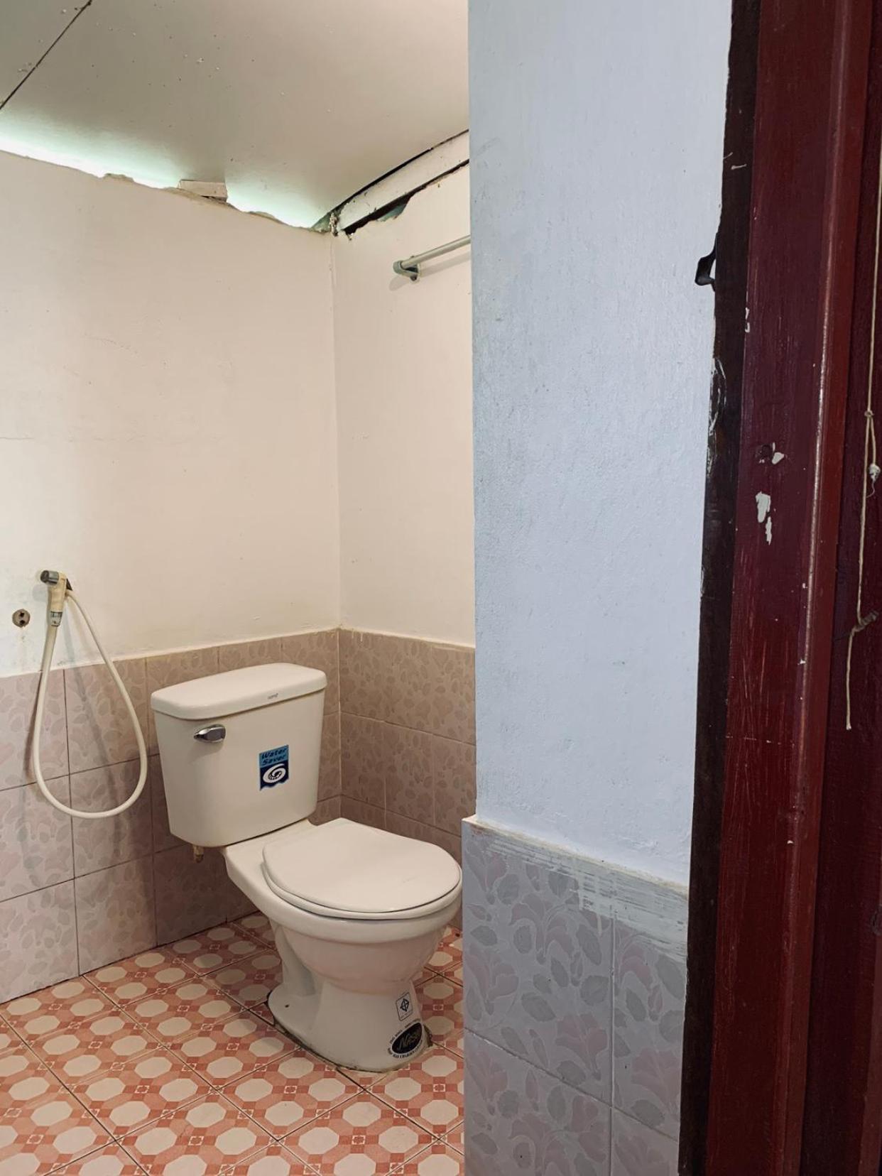 Bungalow with Fan - Photo 15