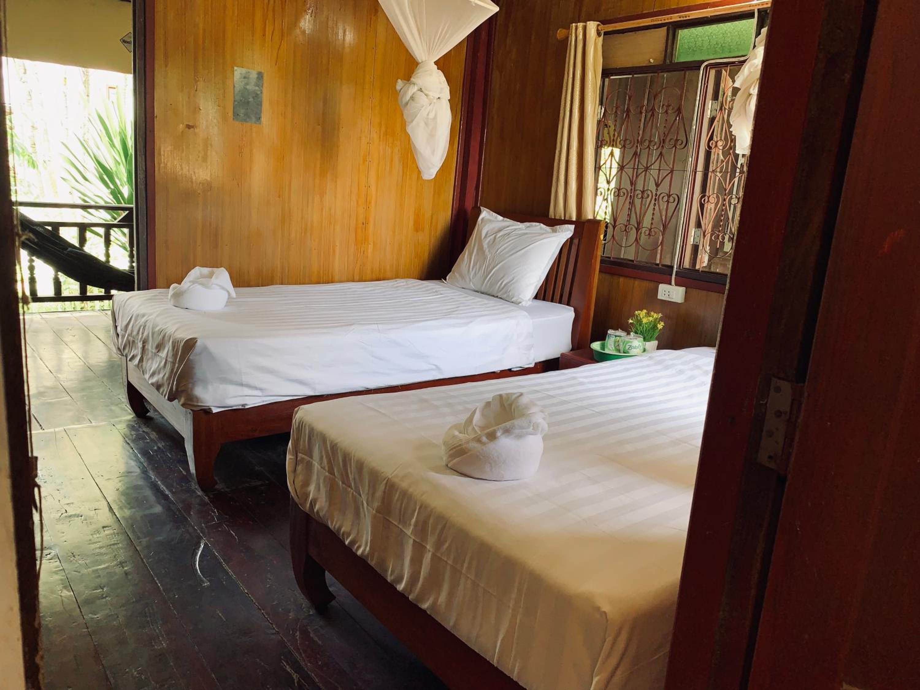 Bungalow with Fan - Photo 9