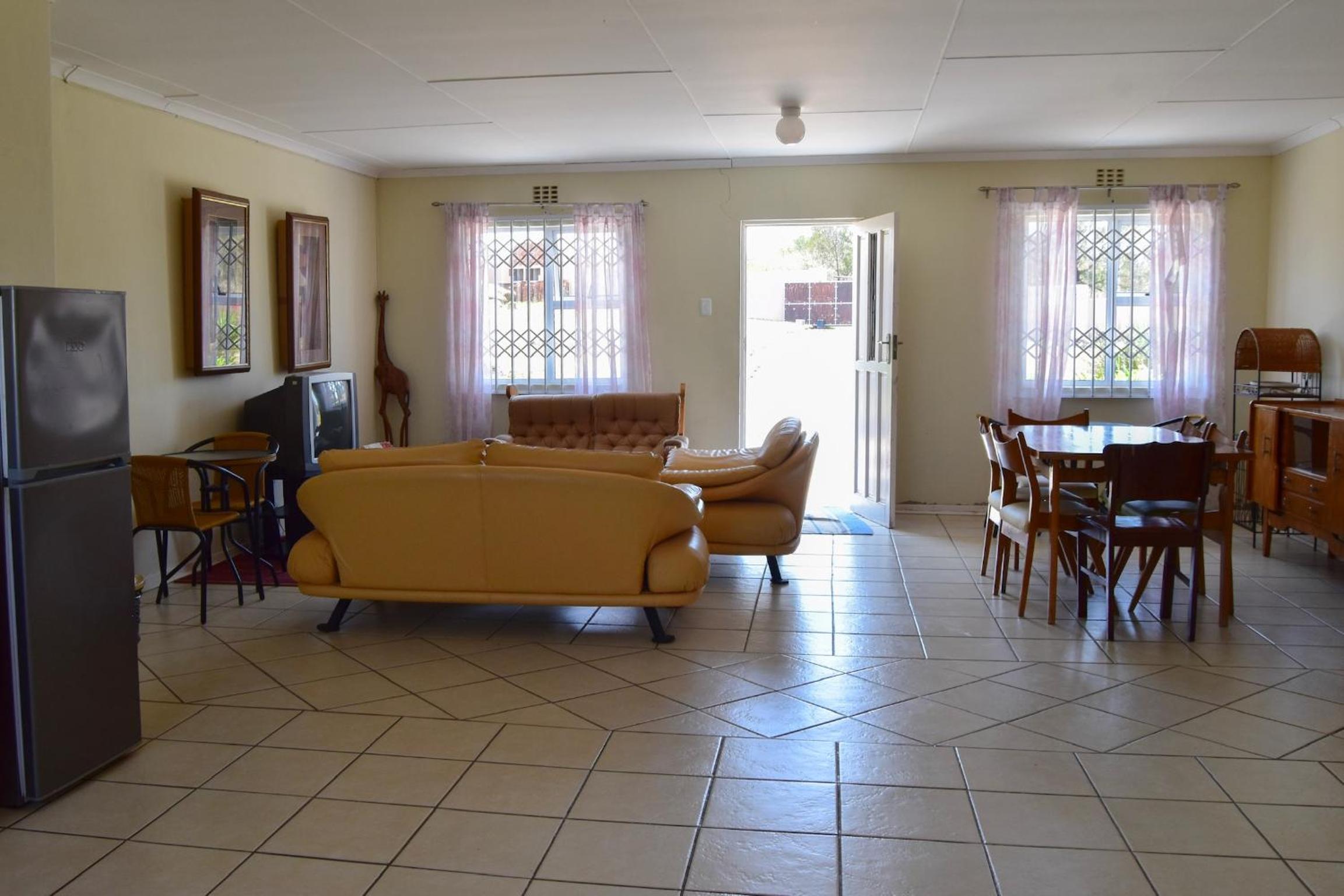 Budget Twin Room - Photo 1