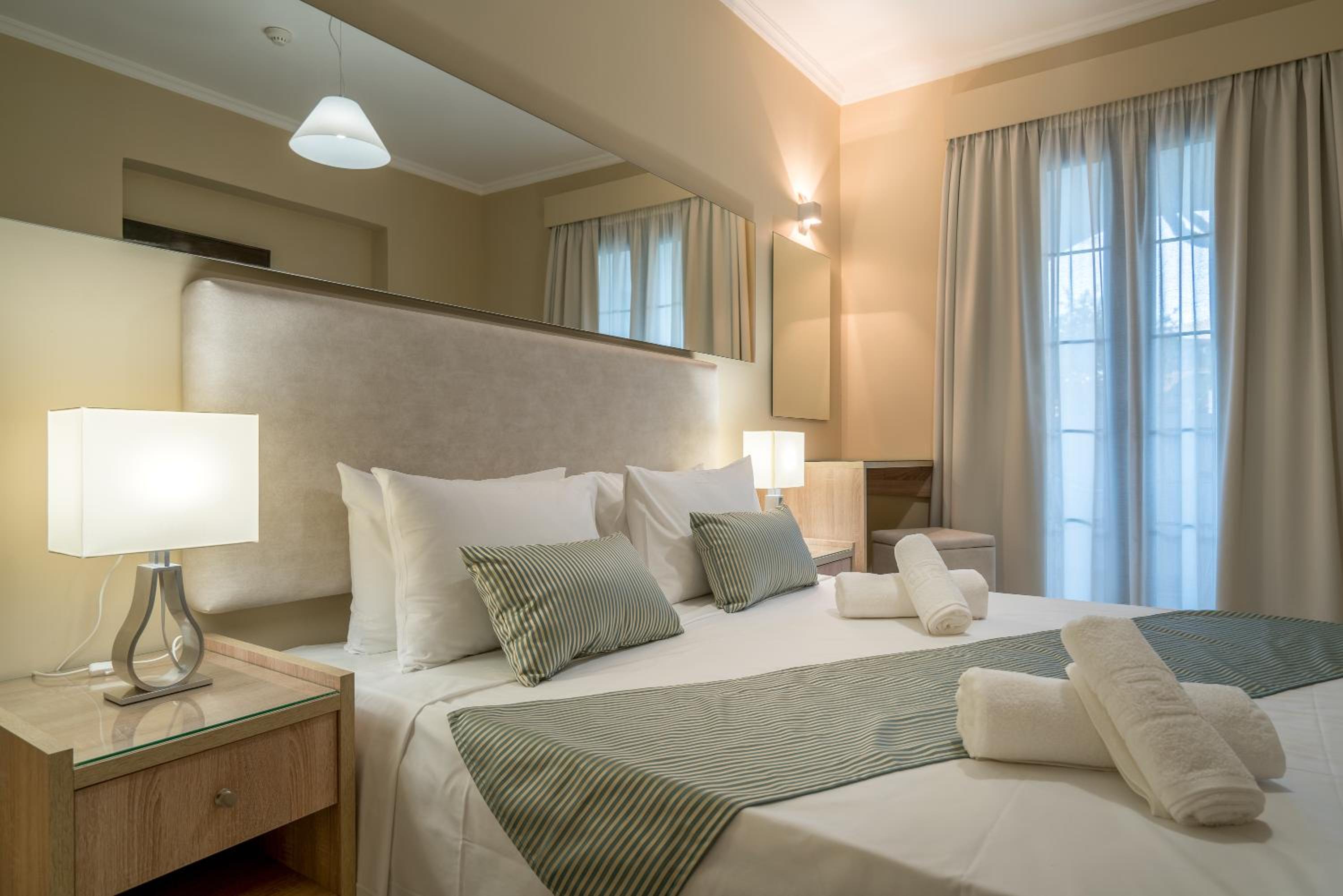 Double or Twin Room with Garden View photo 3