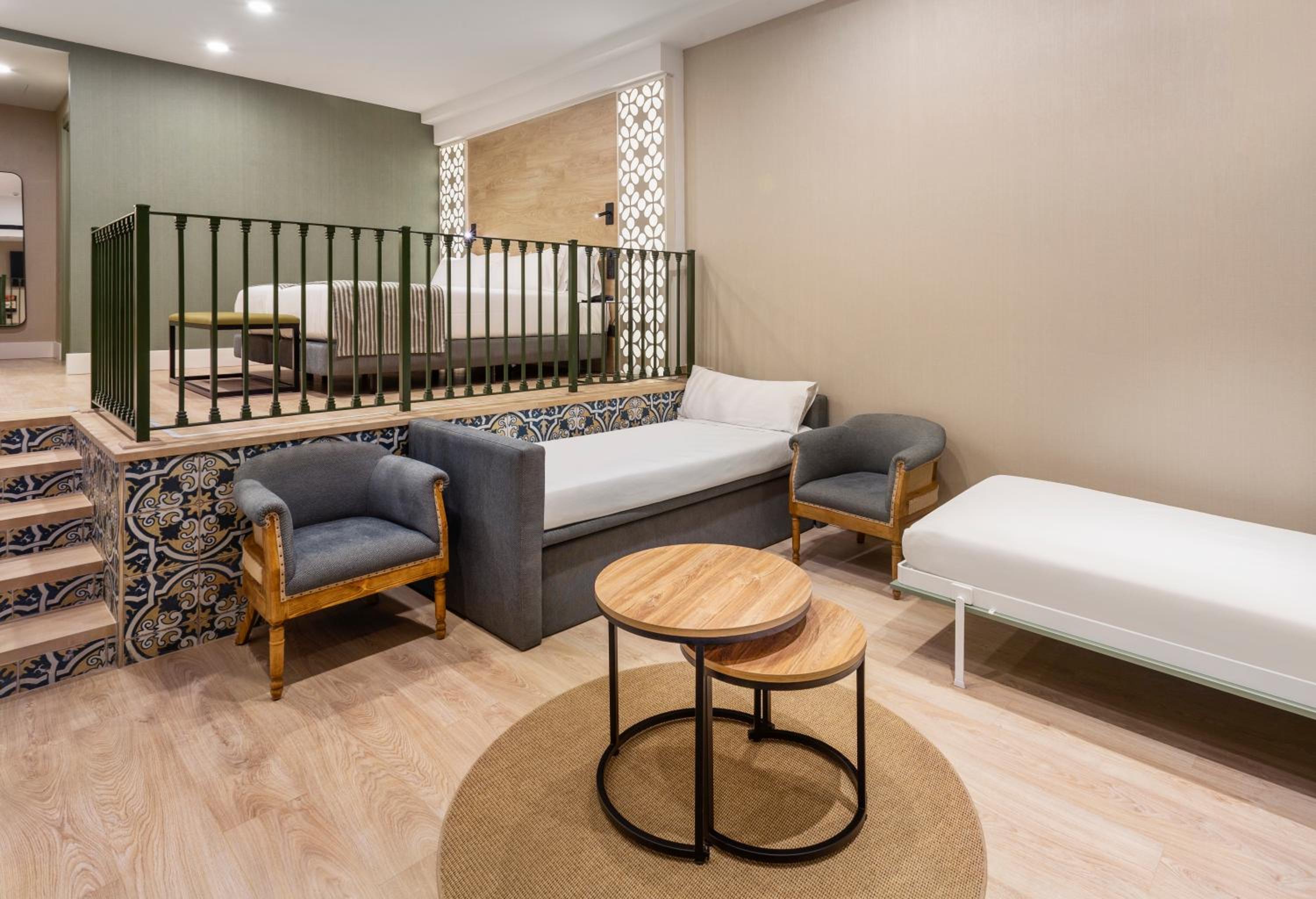 Courtyard Suite with Spa Access photo 3