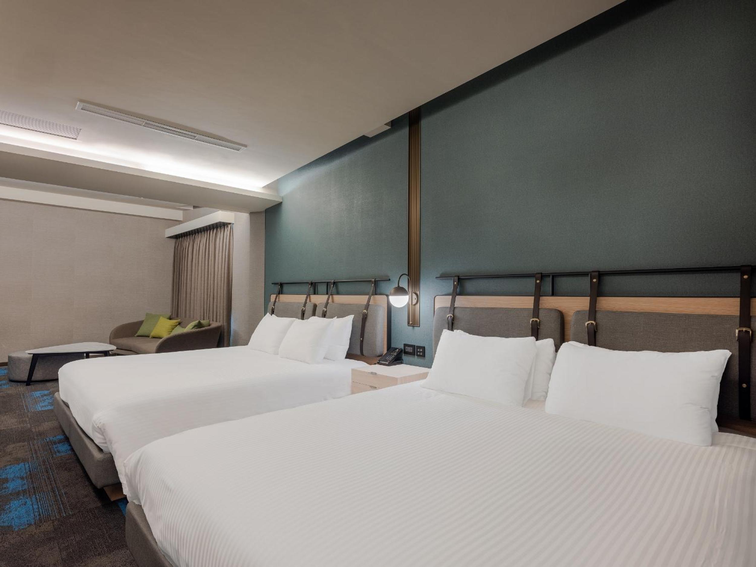 Executive Triple Suite - Photo 9