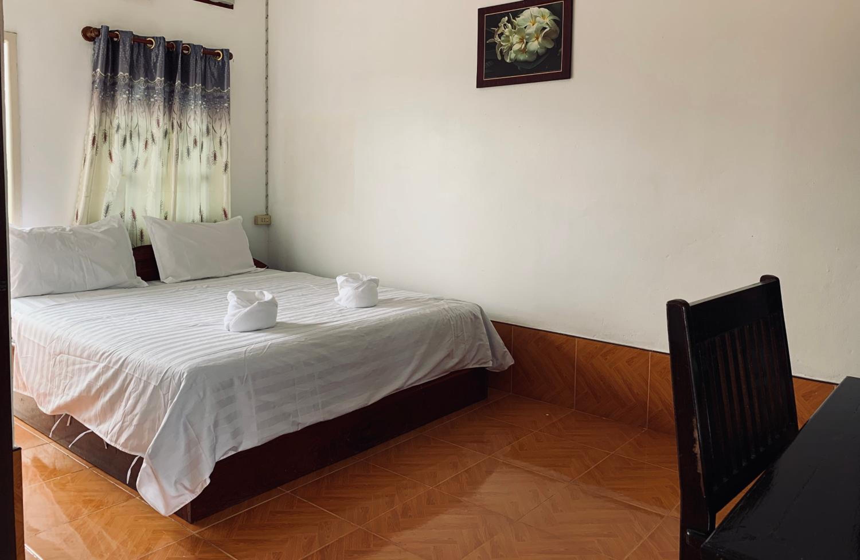 Standard Double Room with Fan - Photo 3