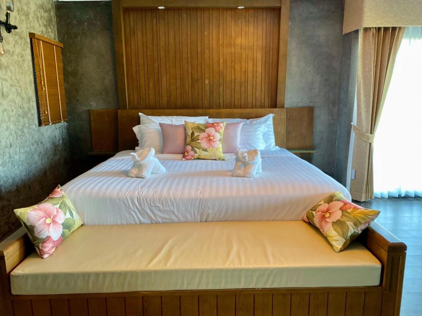Standard King Room photo 3