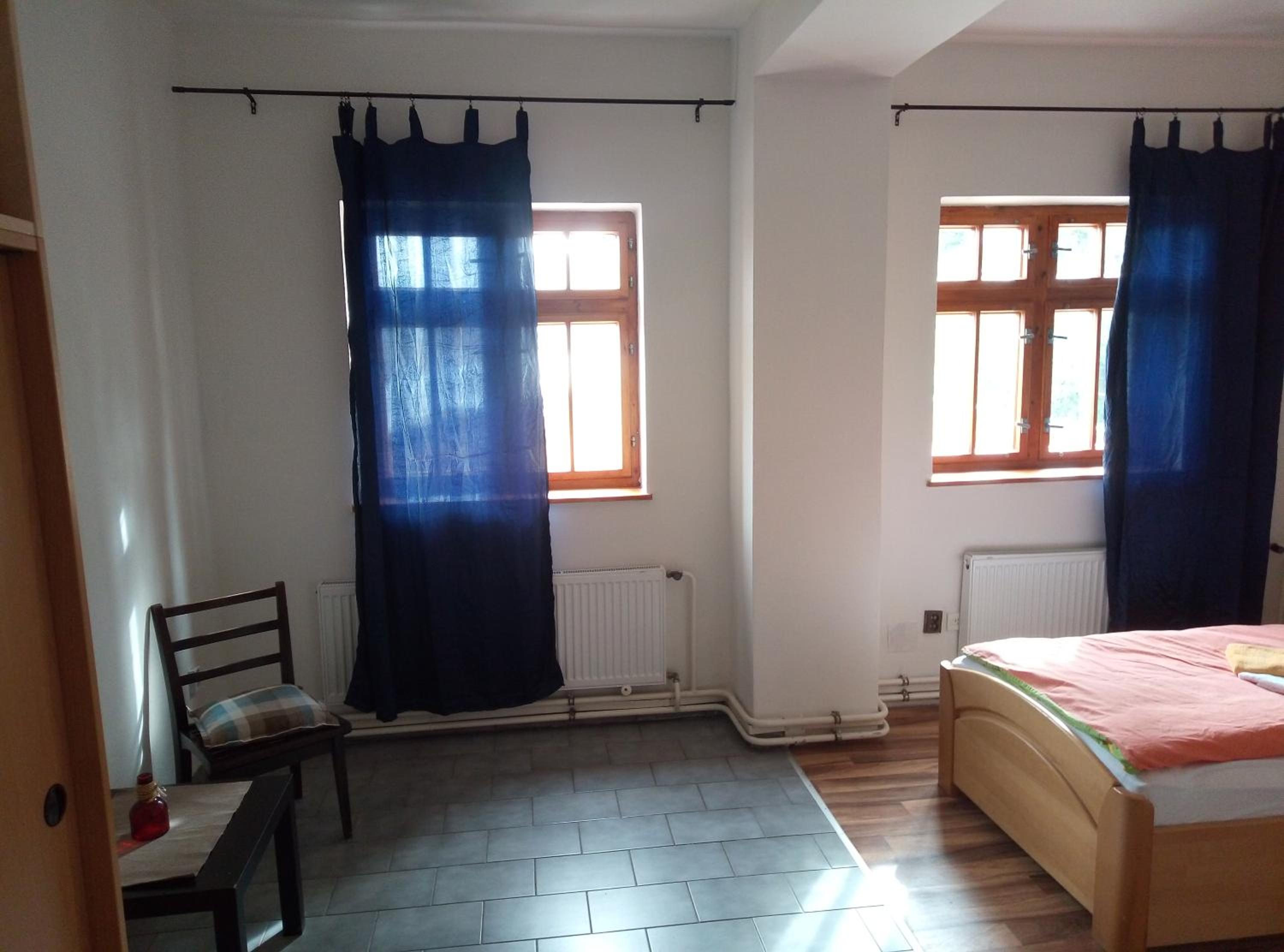 Economy Triple Room with Shared Bathroom photo 3