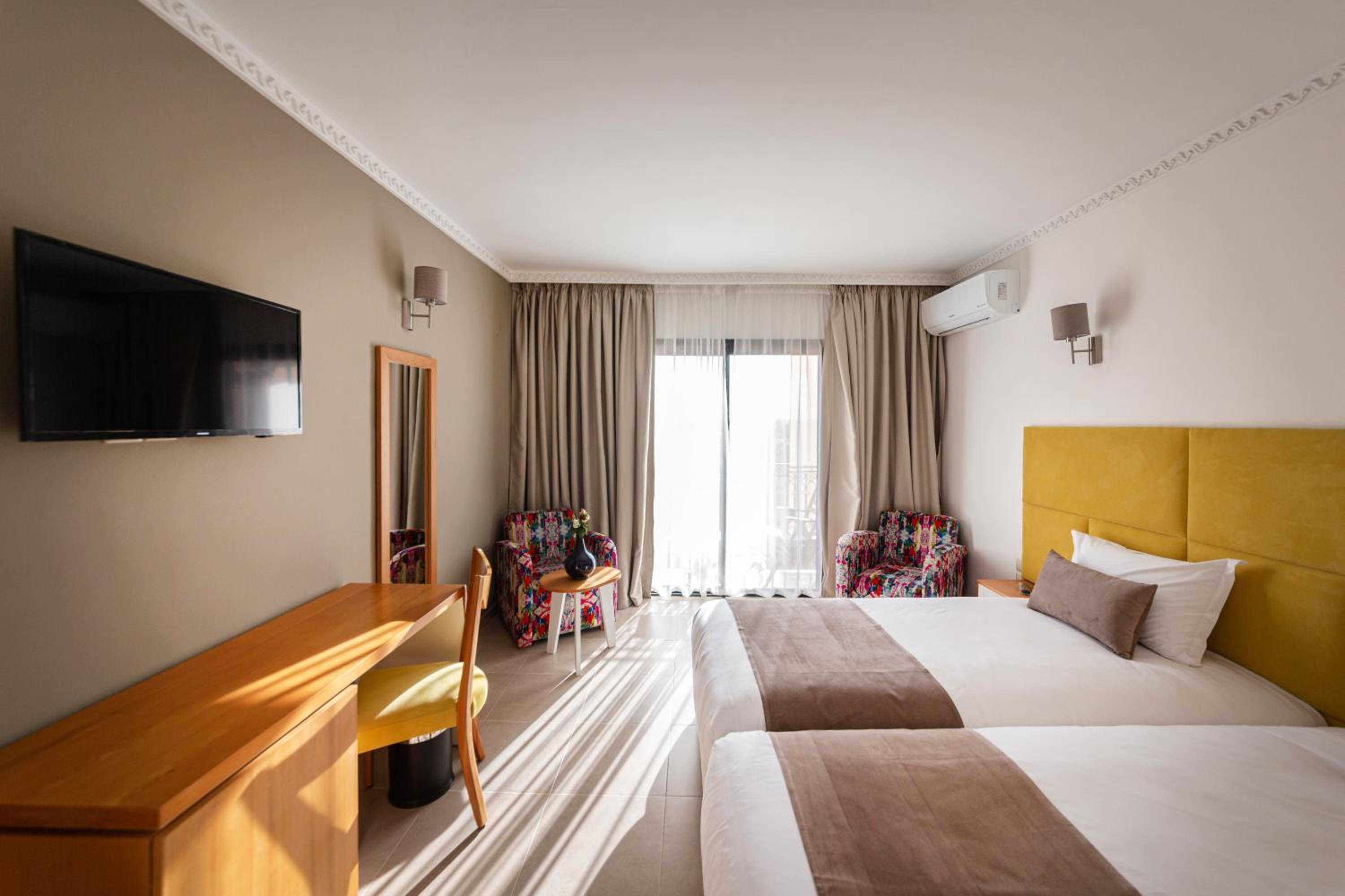 Deluxe Double Room - Photo 3