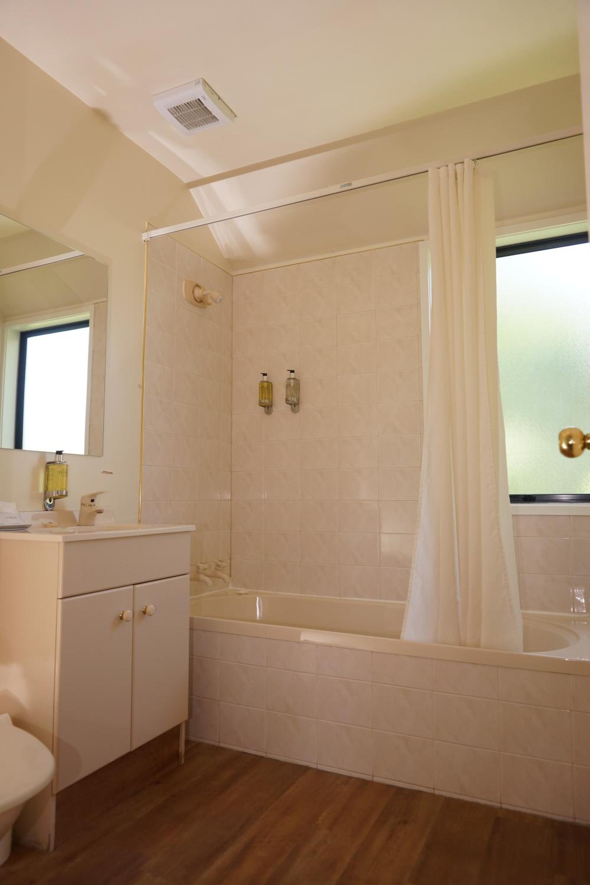 One Bedroom Family Apartment  - Photo 2
