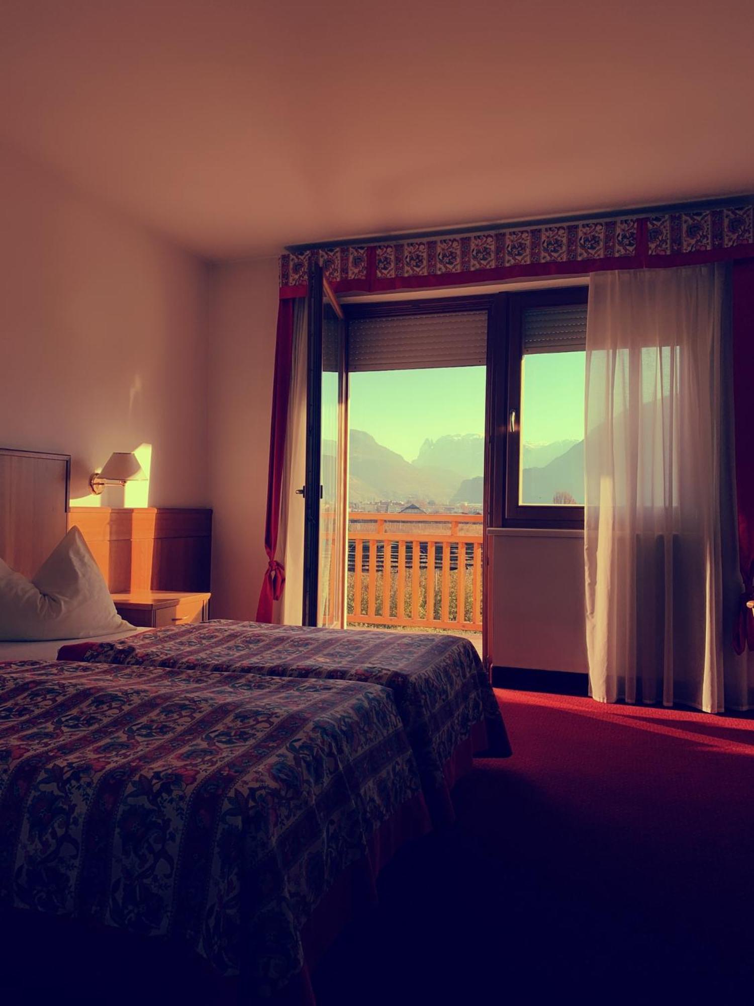 Twin Room with Shower - Photo 4