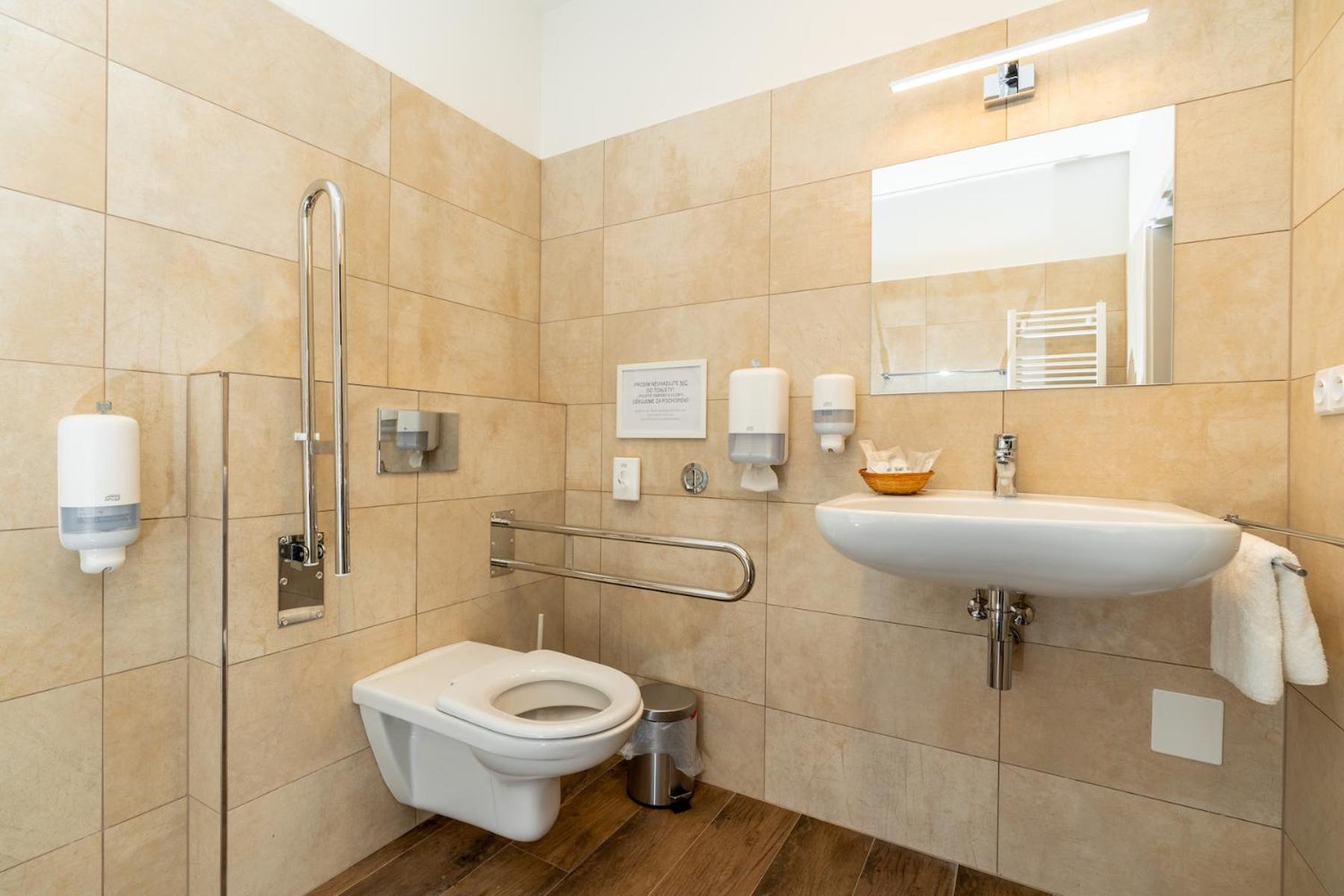 Double Room - Disability Access photo 1