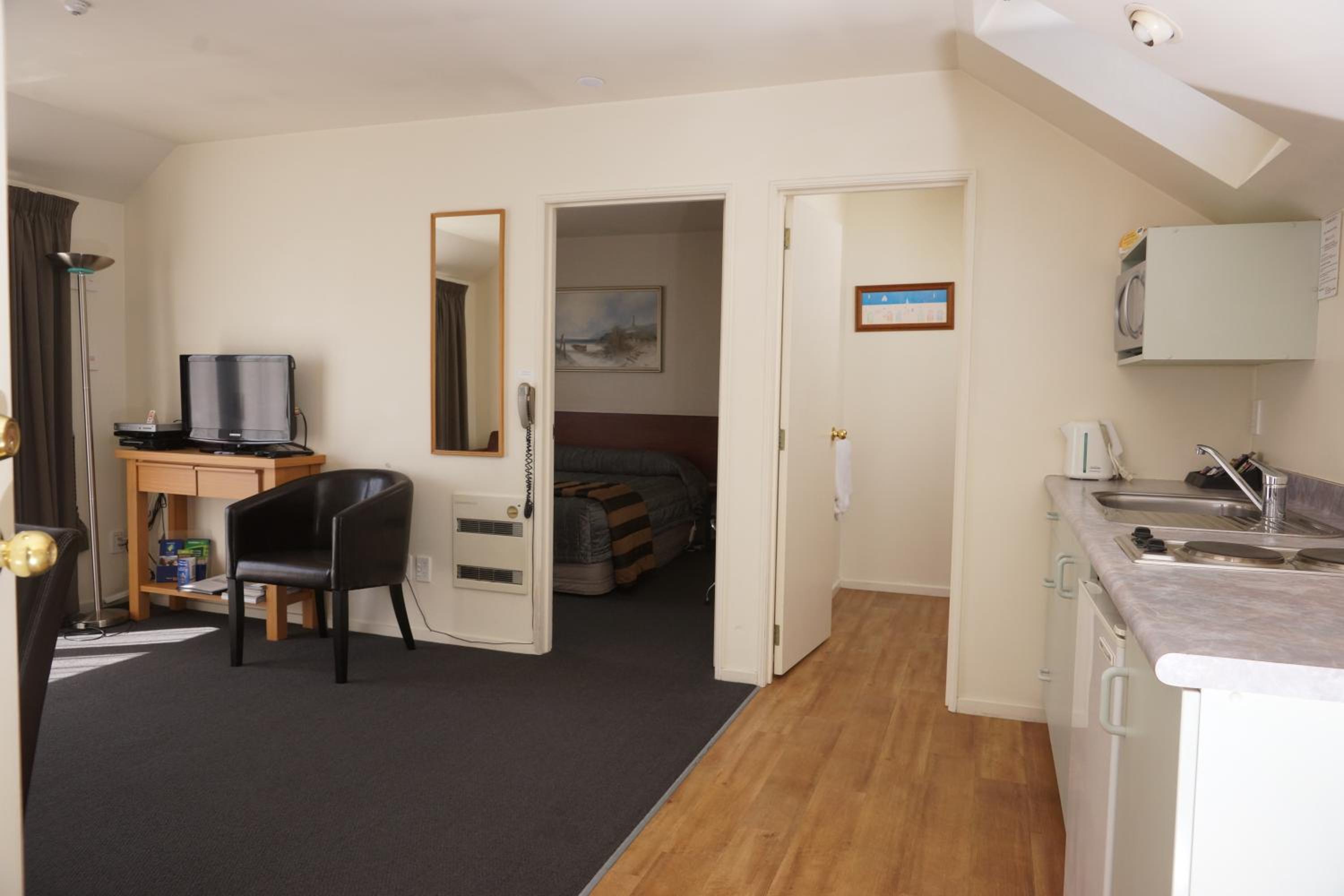 One-Bedroom Apartment - Photo 1