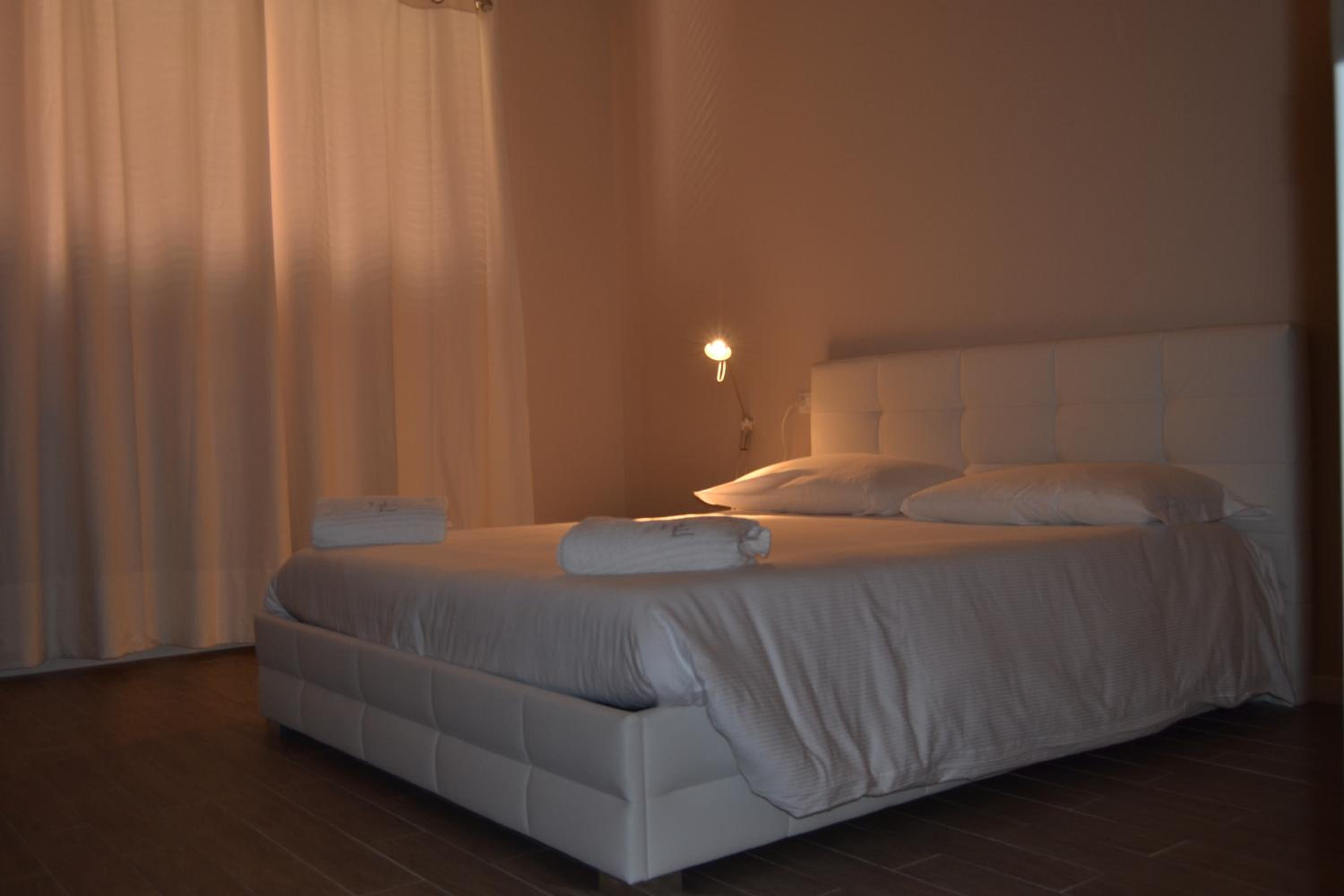Double Room - Photo 5