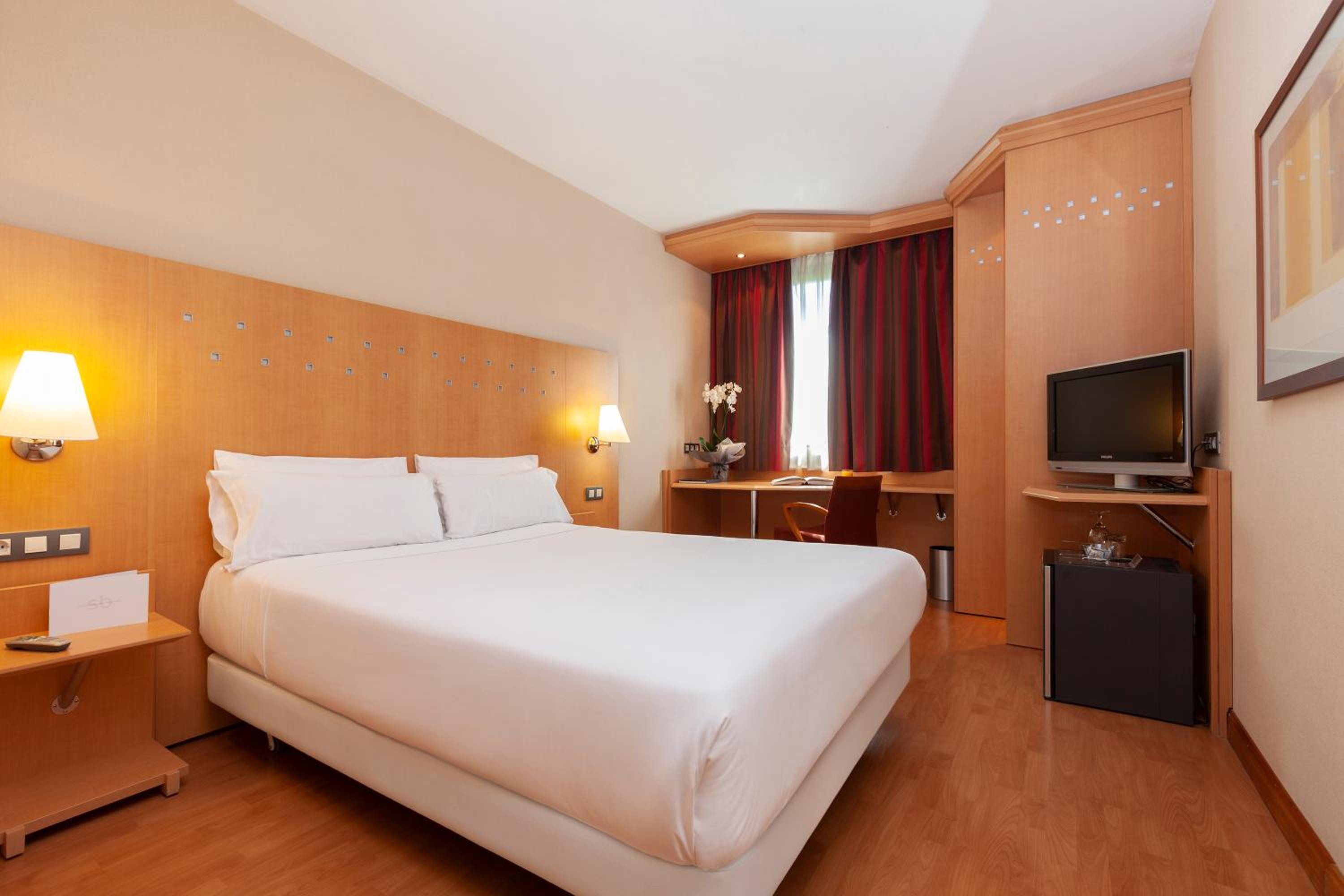 Standard Double or Twin Room - Photo 4