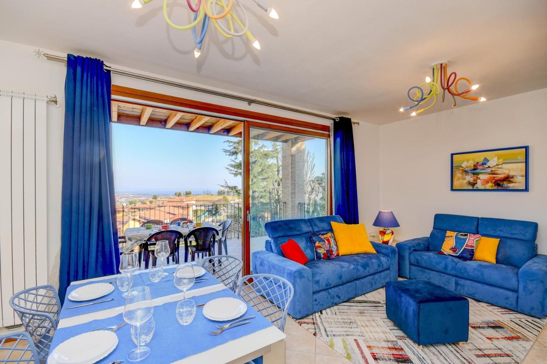 Apartment with Lake View