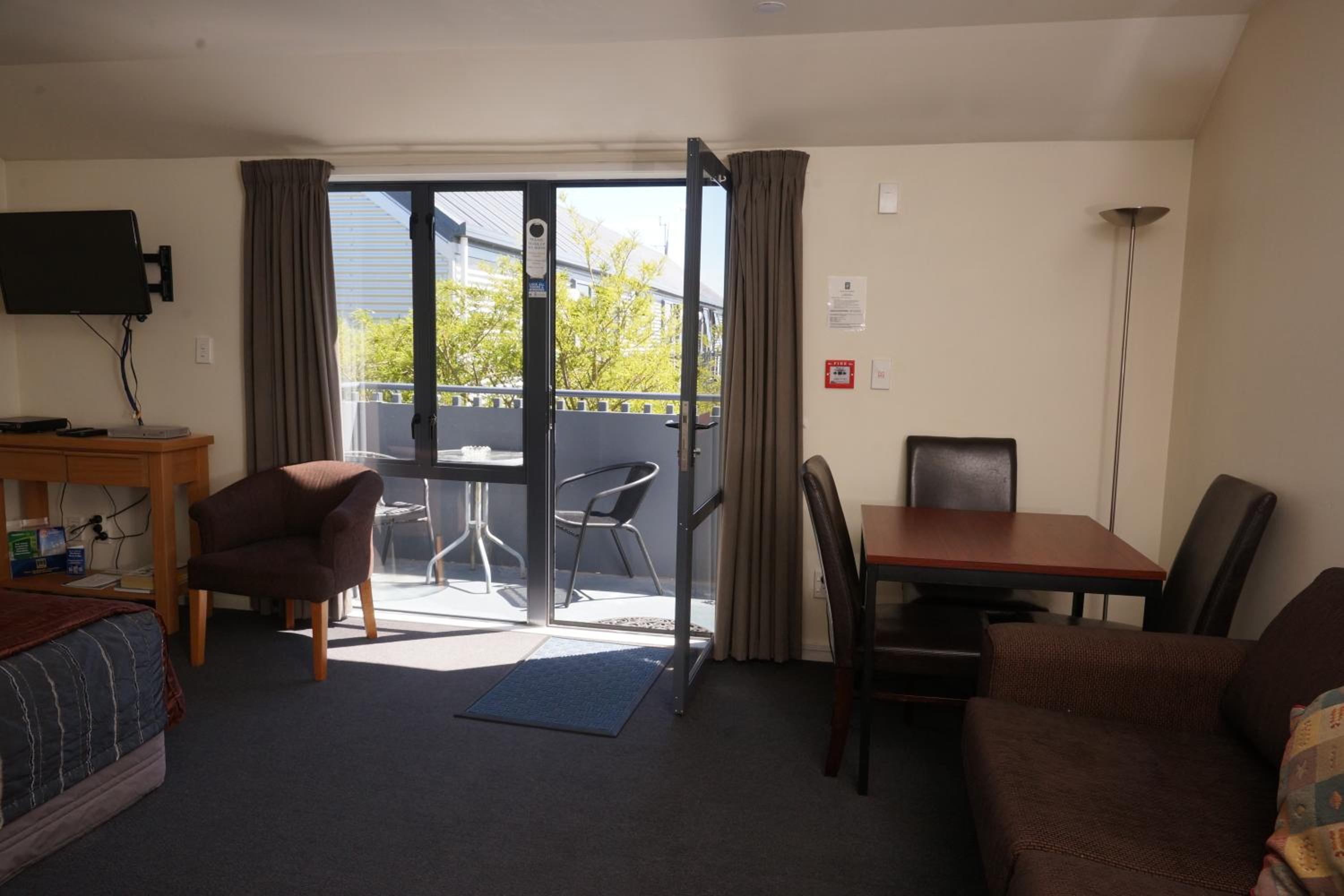 One Bedroom Family Apartment  - Photo 4