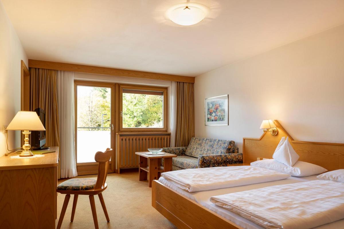 Economy Double Room with Balcony photo 2