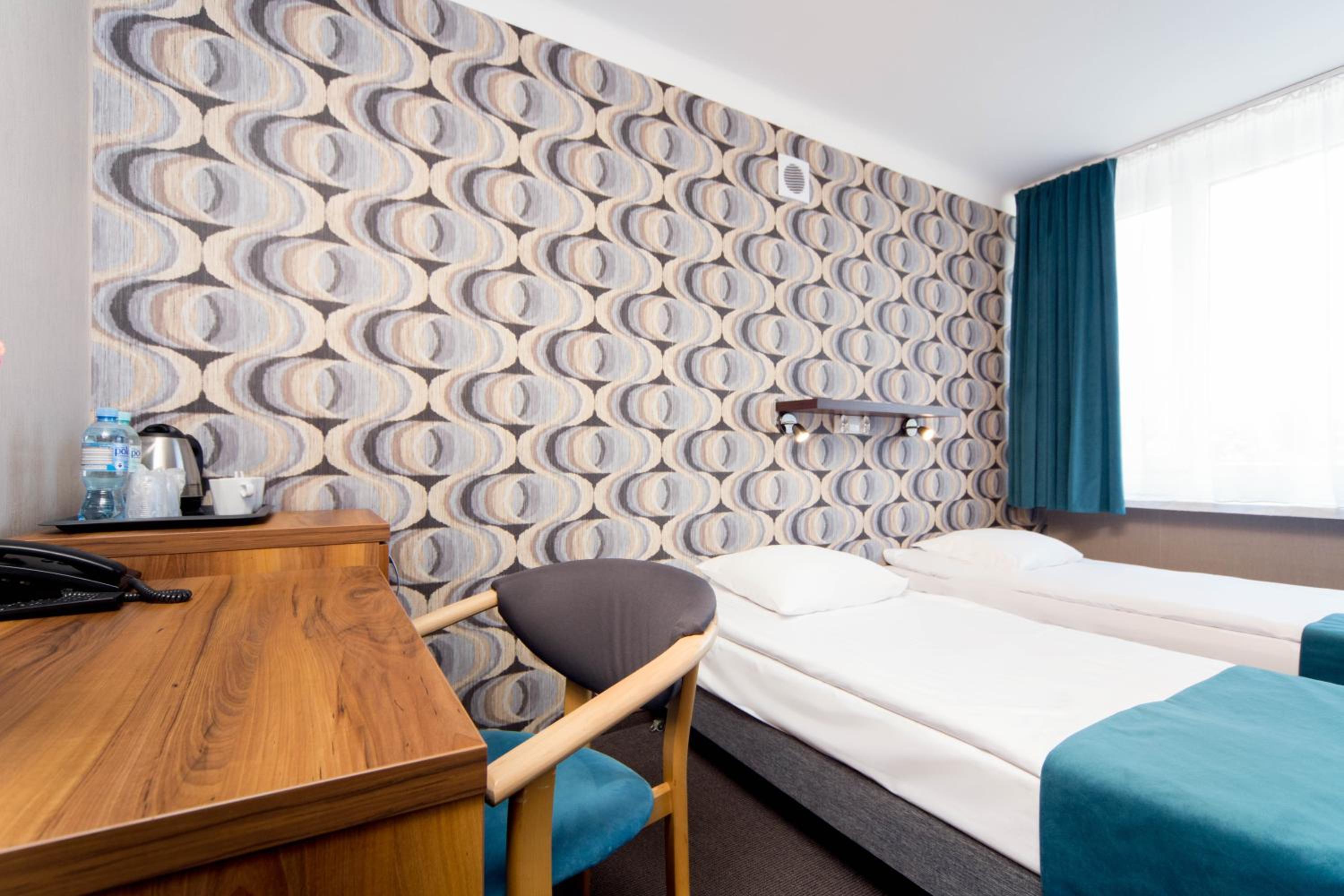 Standard Twin Room - Photo 18