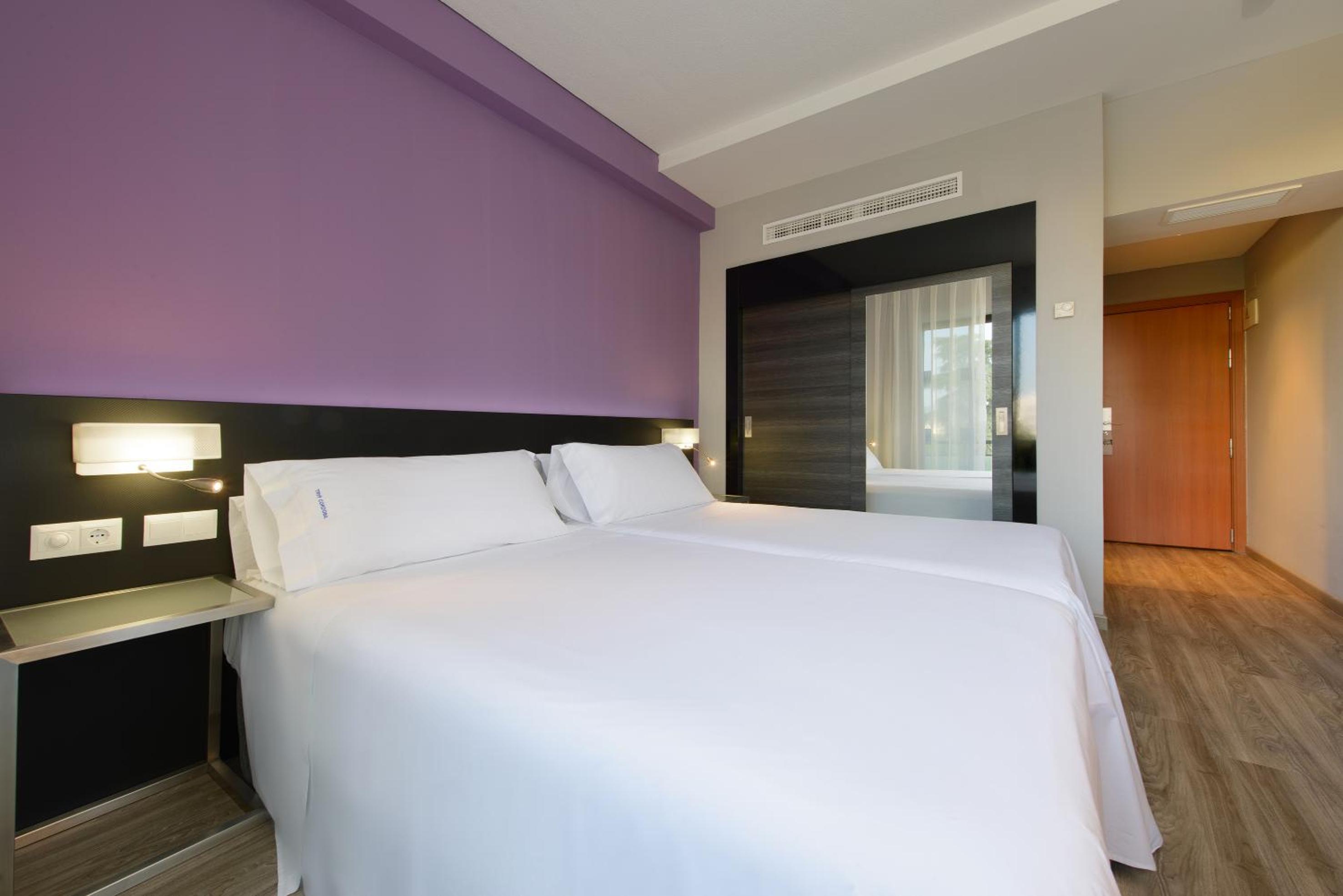 Twin Room - Photo 1