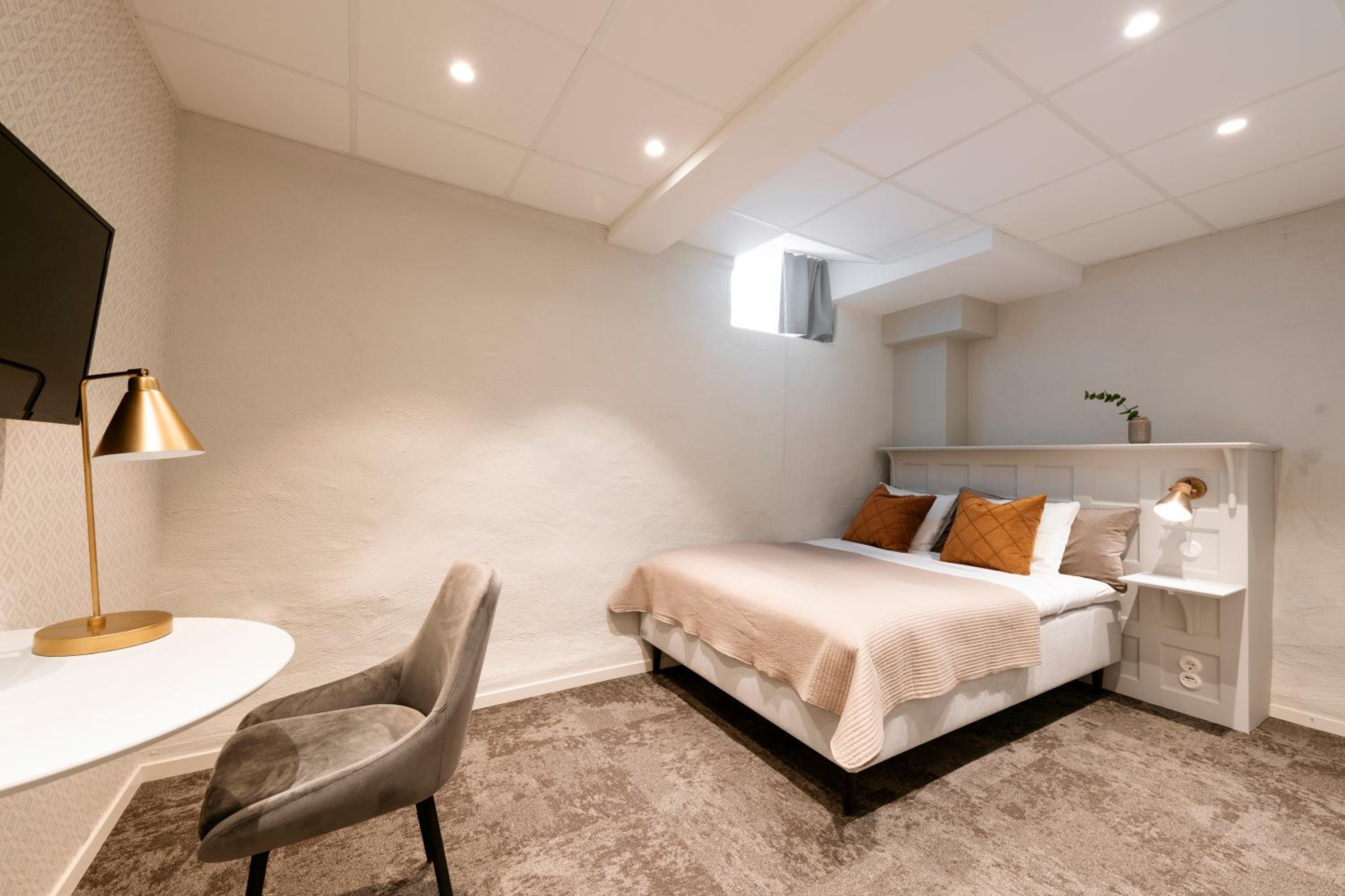 Twin Room - Photo 6