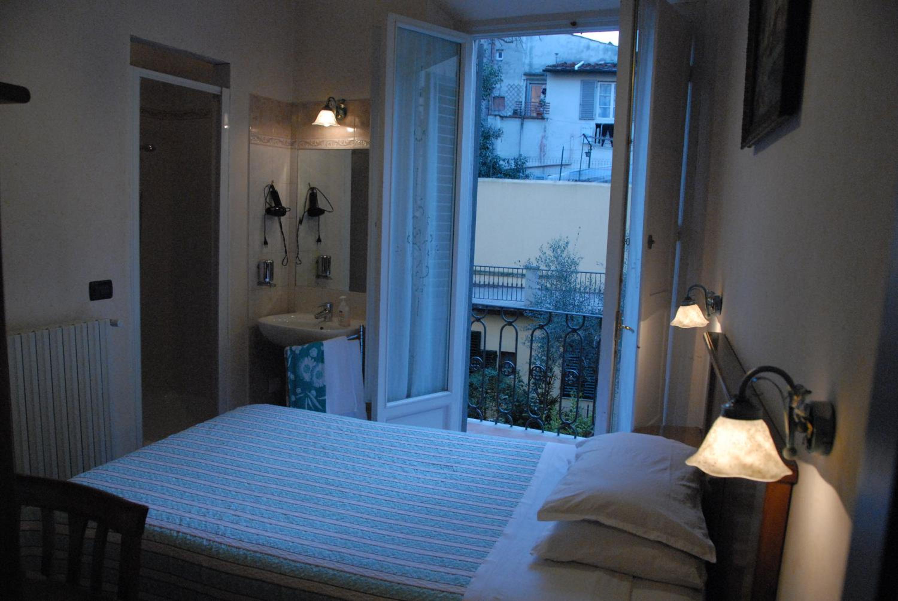 Small Double Room photo 3