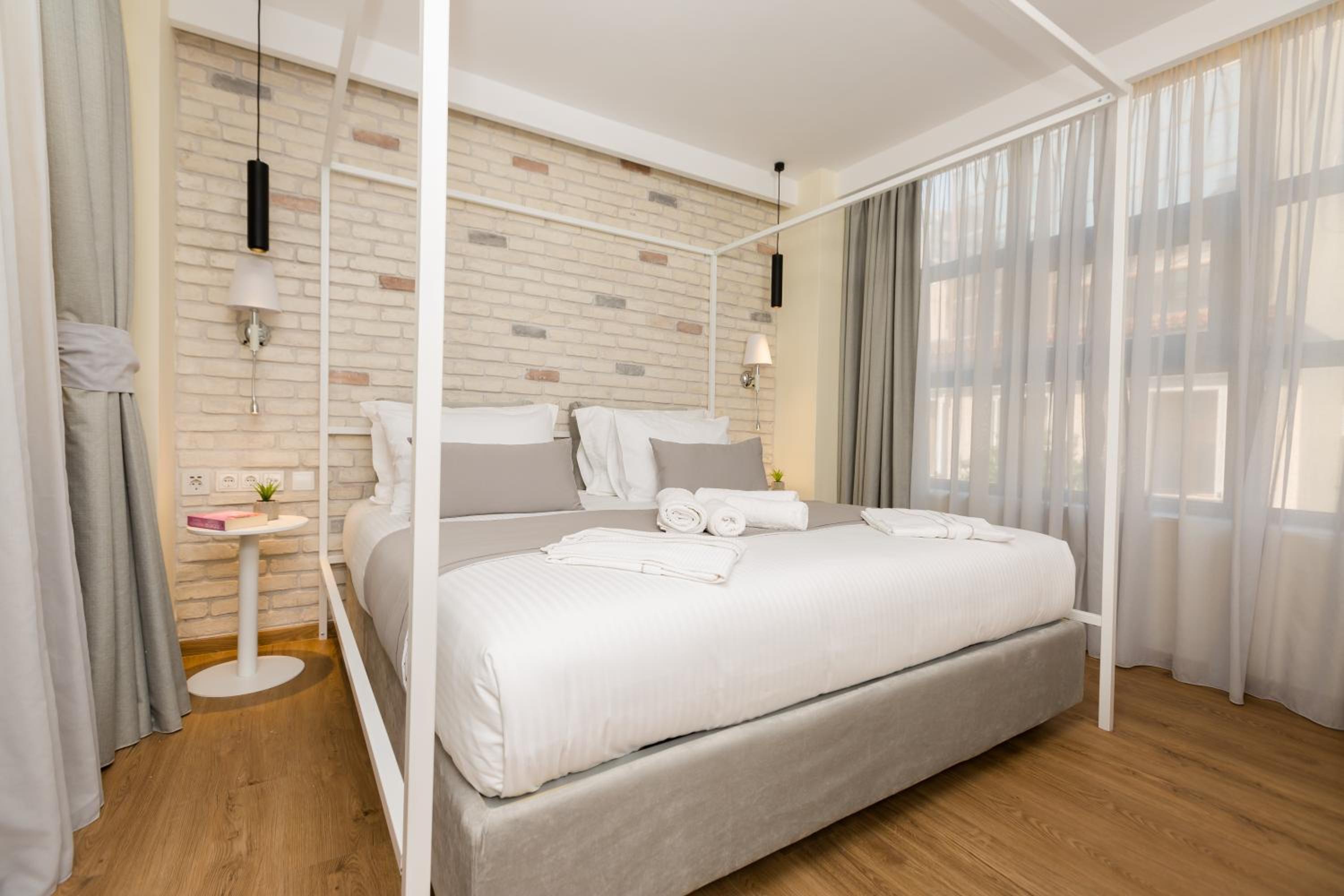 King Suite with Spa Bath