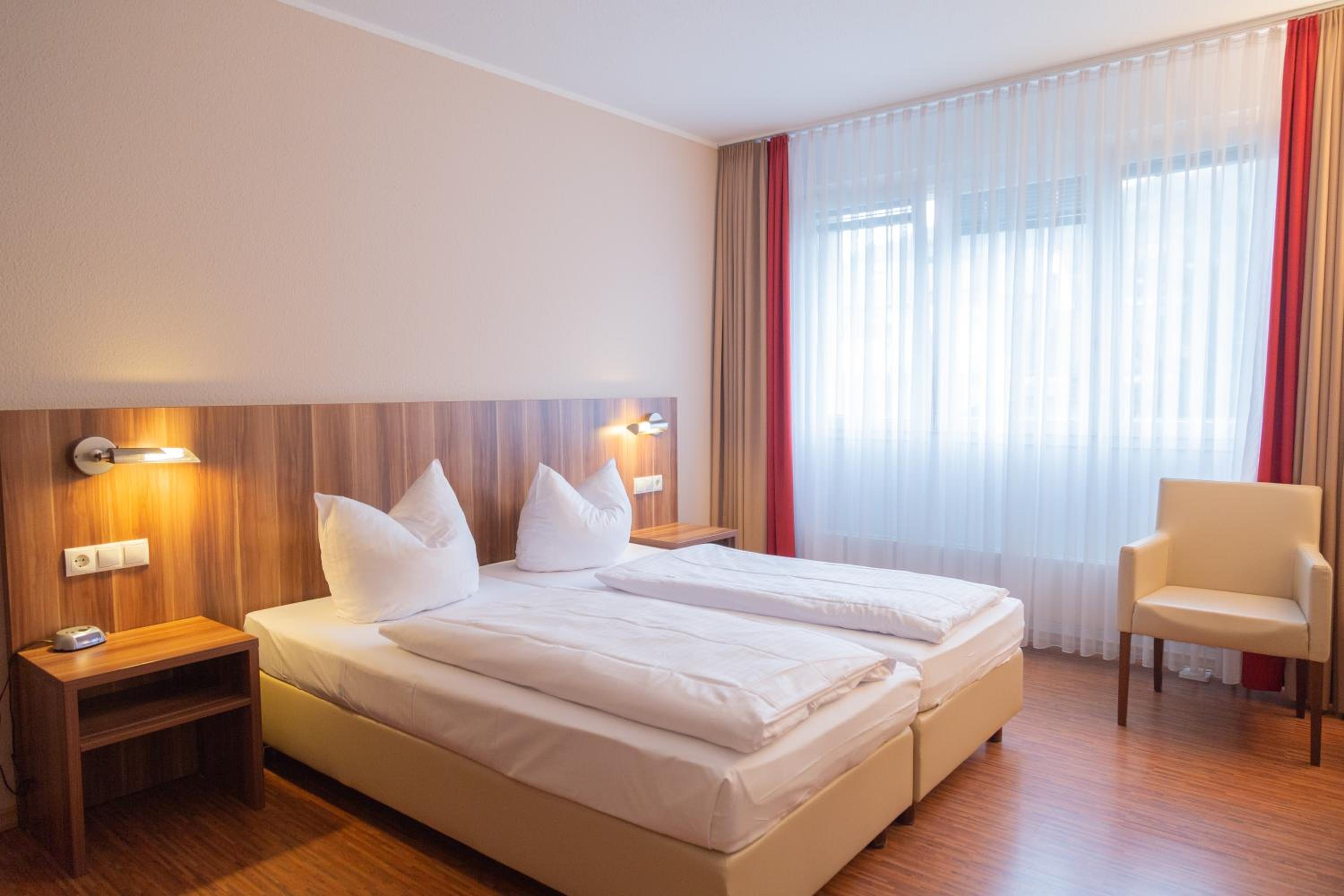 Business Double Room with Rhine Views - Main Building photo 1