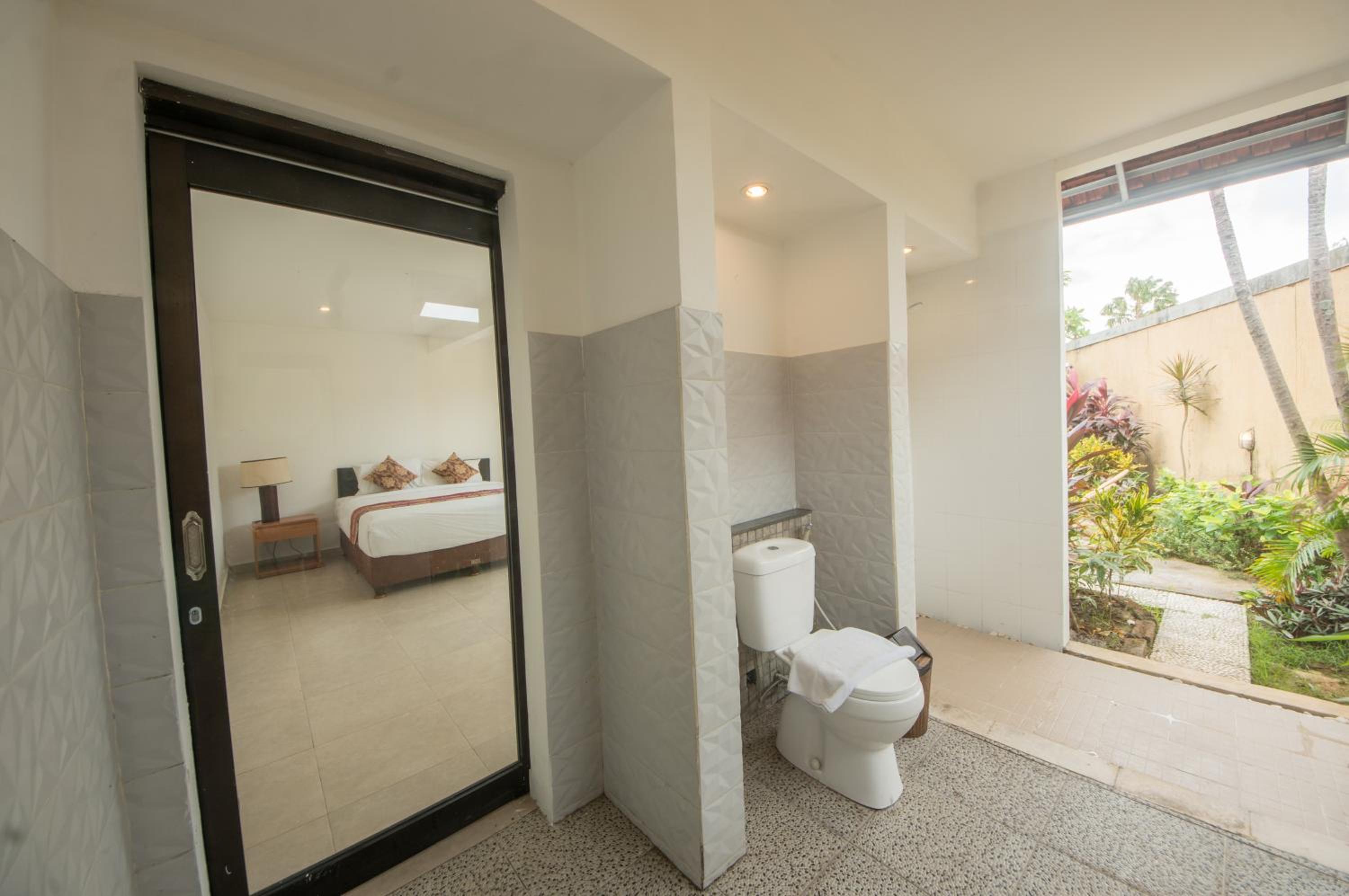 Four Bedroom Villa with Private Pool - Photo 2