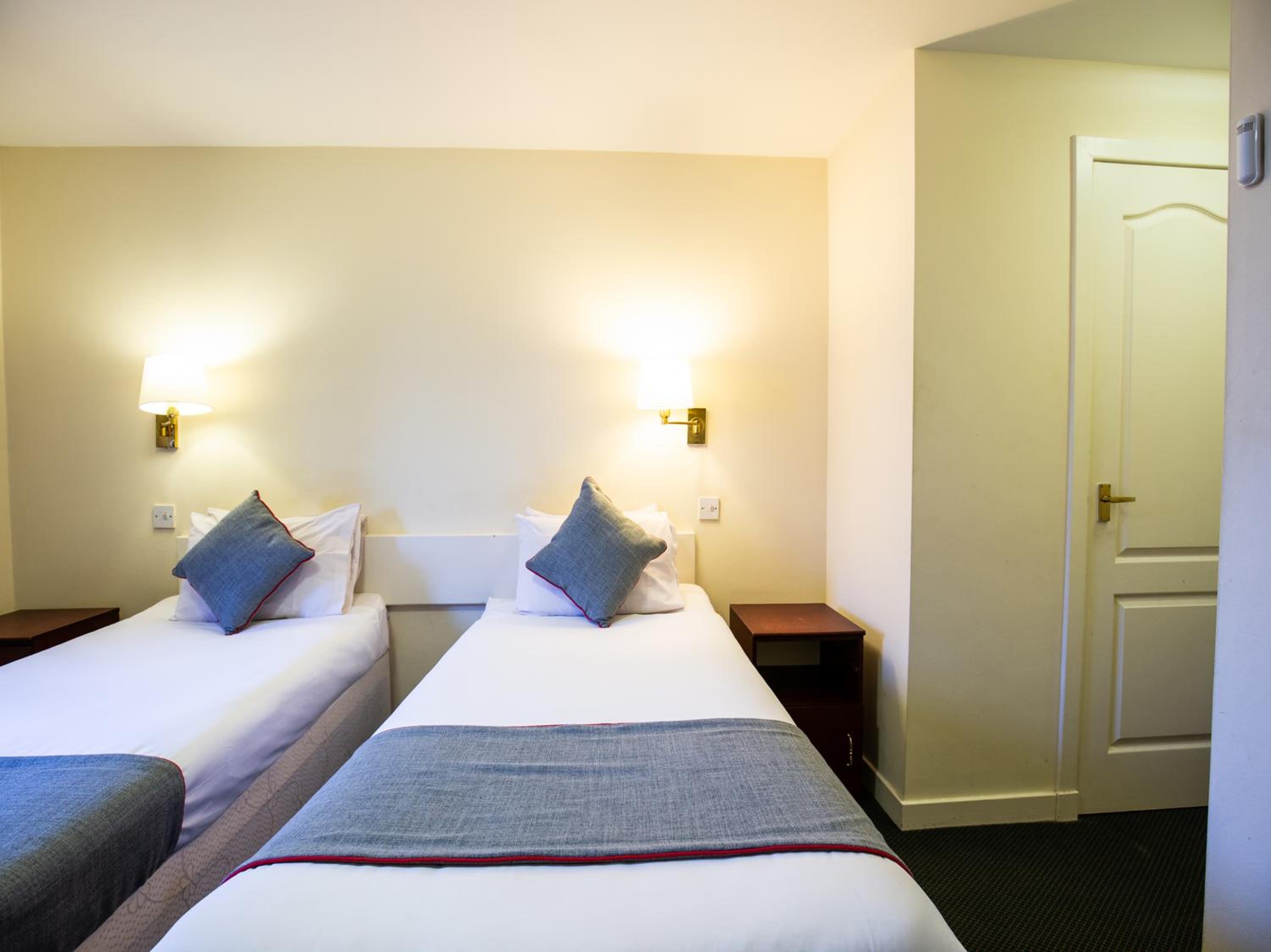 Standard Twin Room photo 3