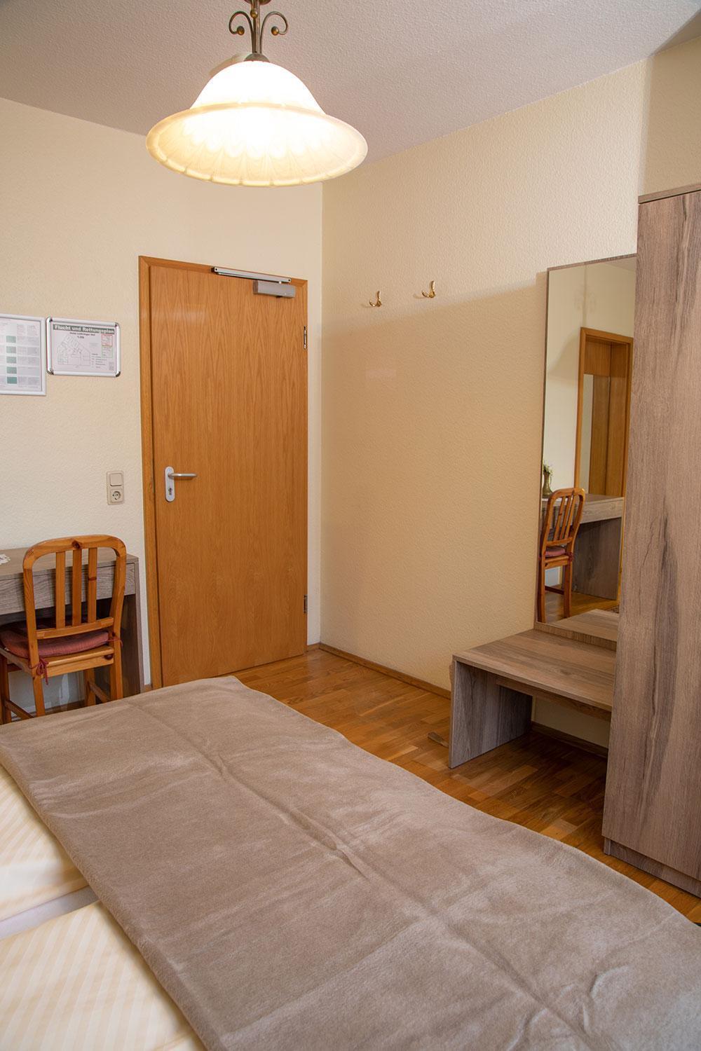 Double Room - Photo 5