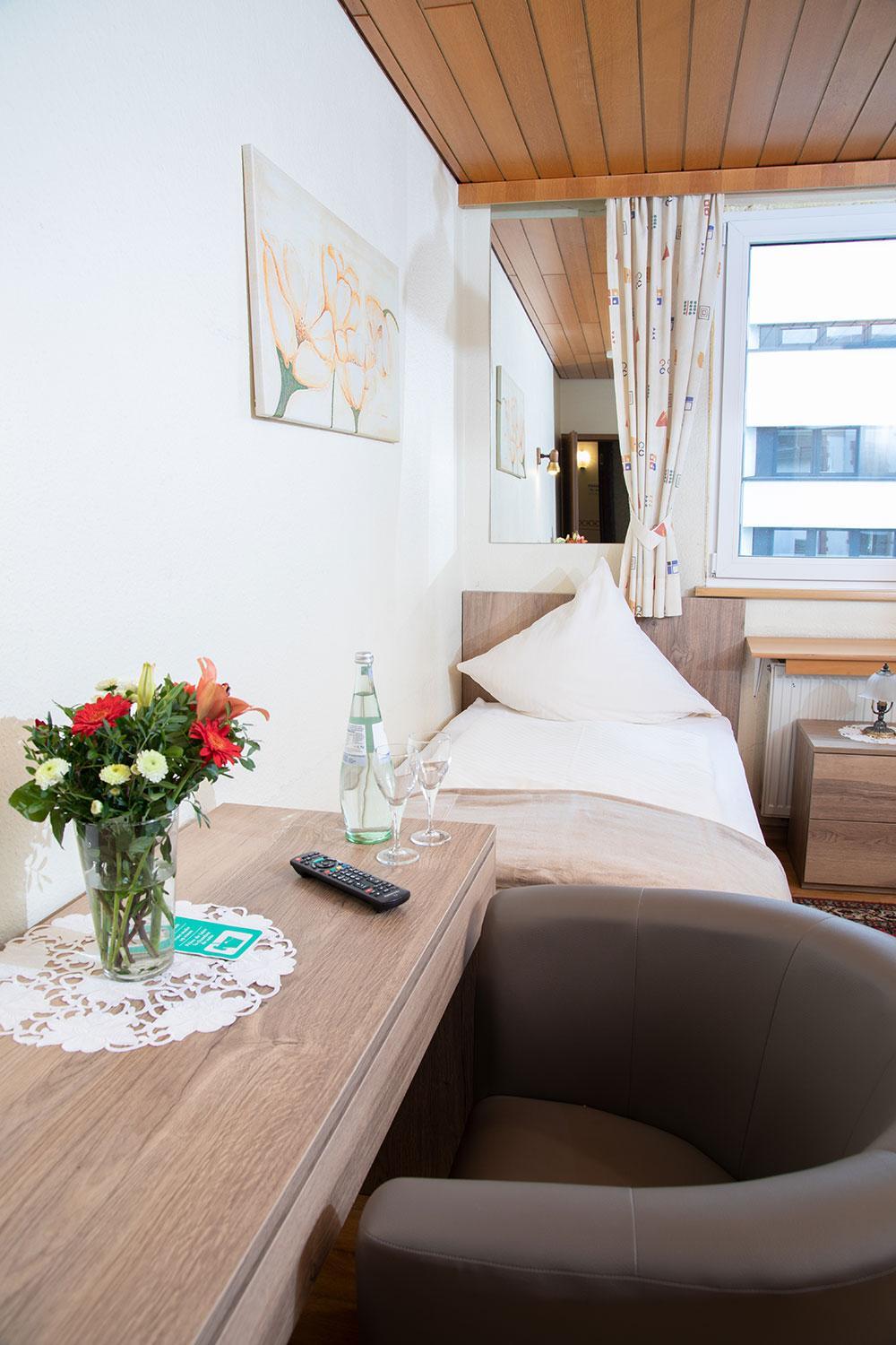 Twin Room - Photo 4