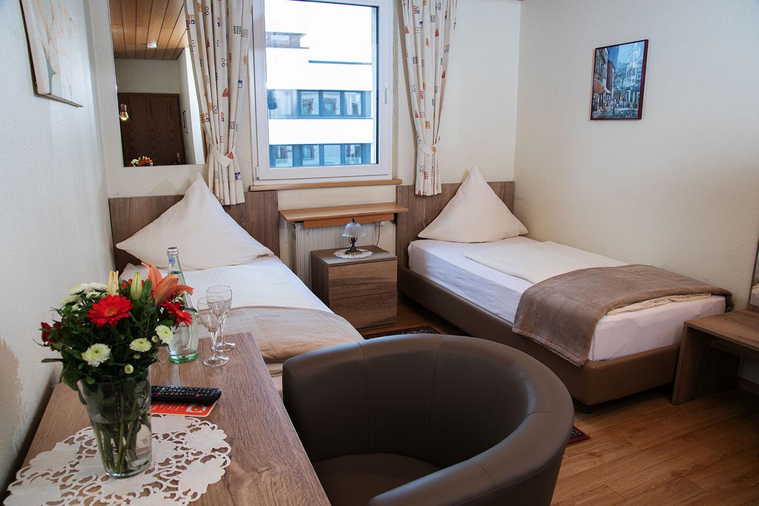 Twin Room - Photo 1
