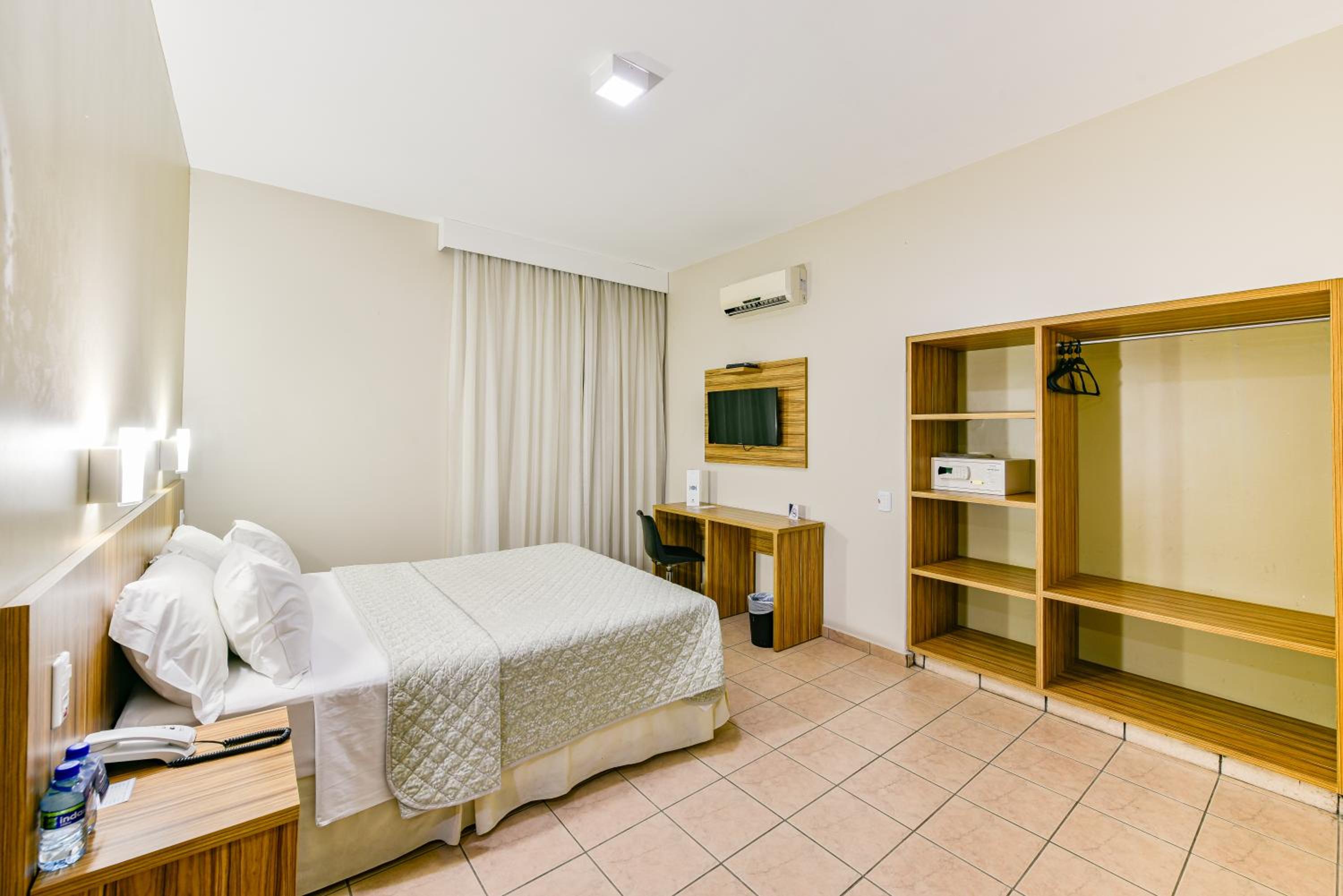 Standard Double Room - Photo 4