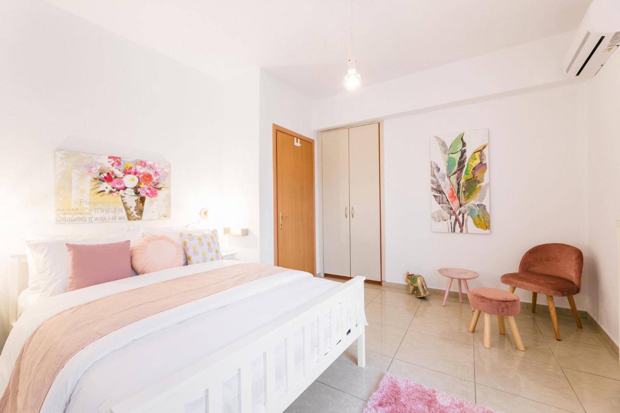 Three-Bedroom Apartment - Photo 32
