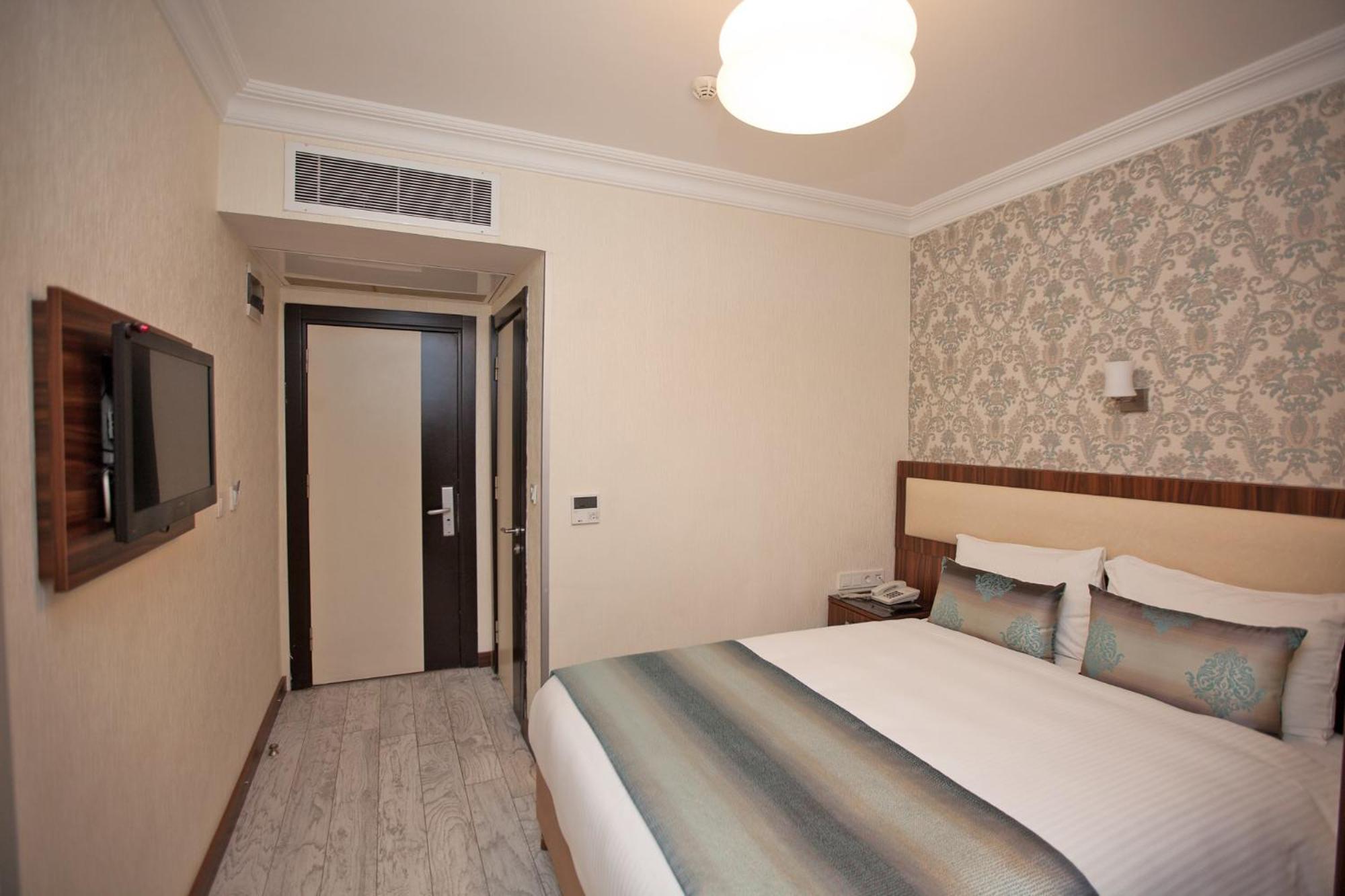 Economy Double Room photo 2